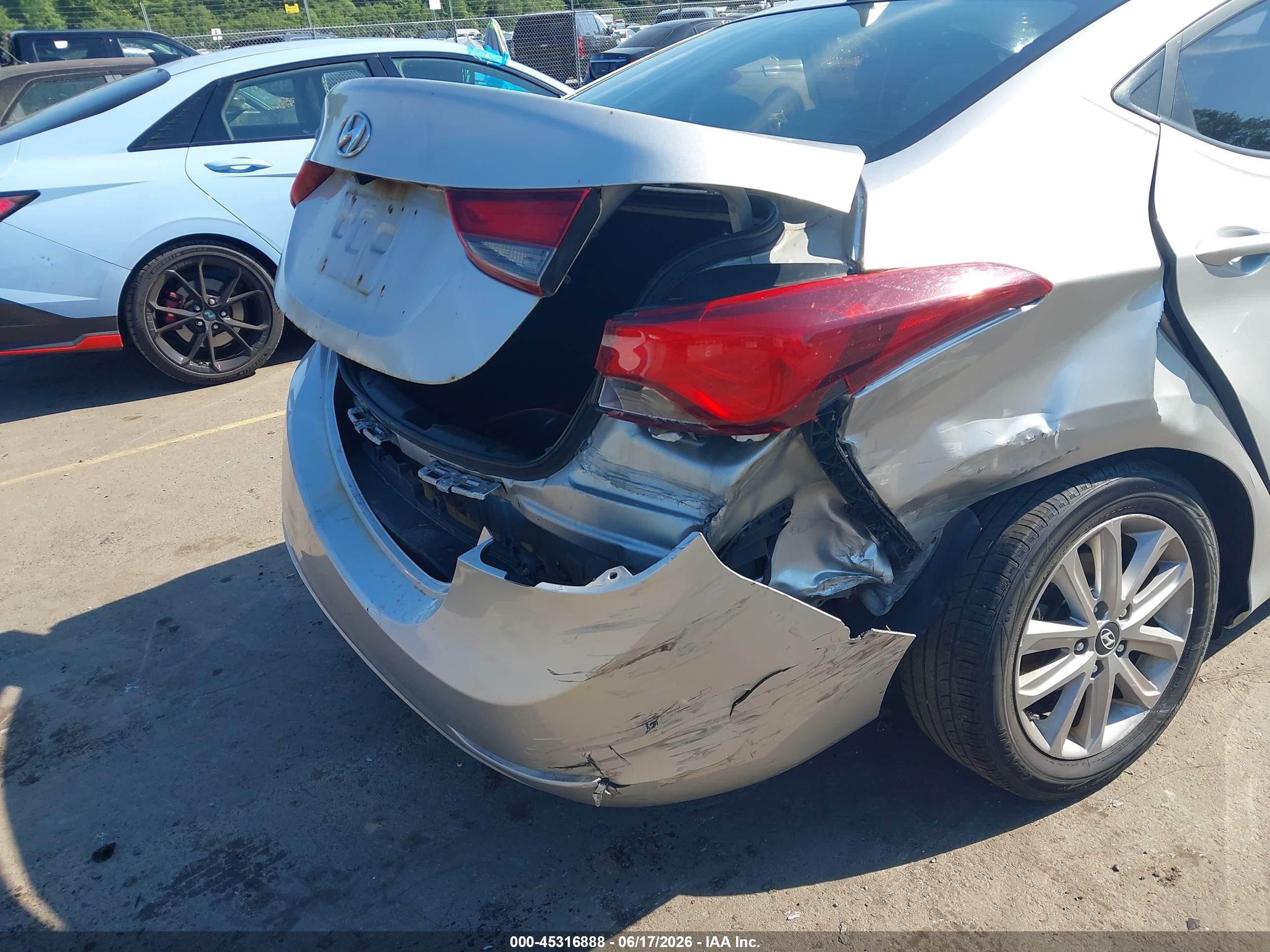 2015 Hyundai Elantra Se Silver vin: 5NPDH4AE9FH594921