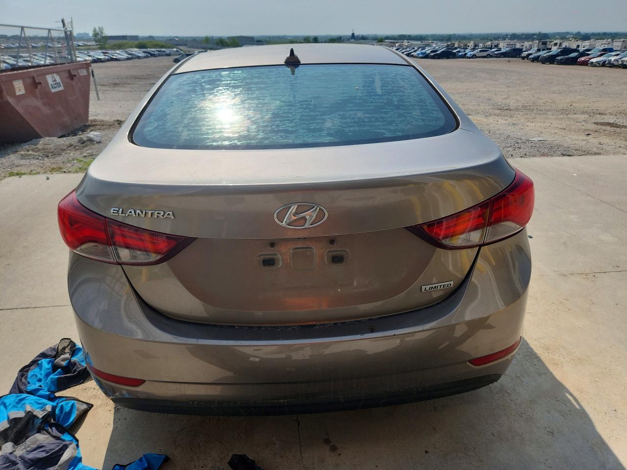 2015 Hyundai Elantra Brown vin: 5NPDH4AE9FH614245