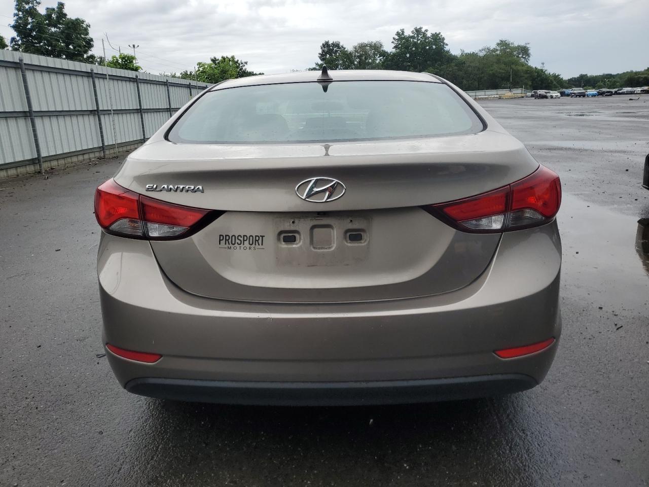 2015 Hyundai Elantra Se Brown vin: 5NPDH4AE9FH615198