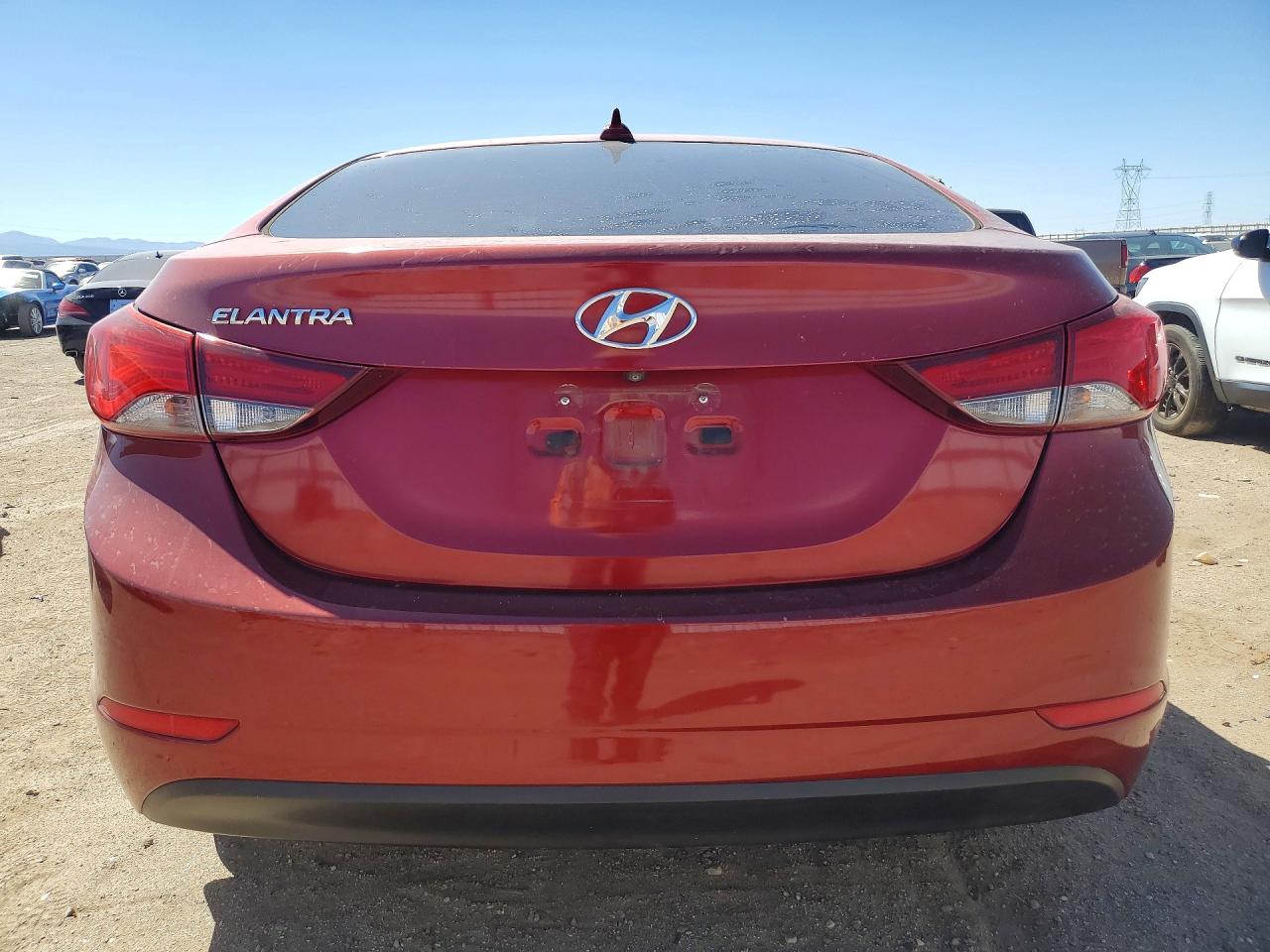 2016 Hyundai Elantra Se Red vin: 5NPDH4AE9GH732930