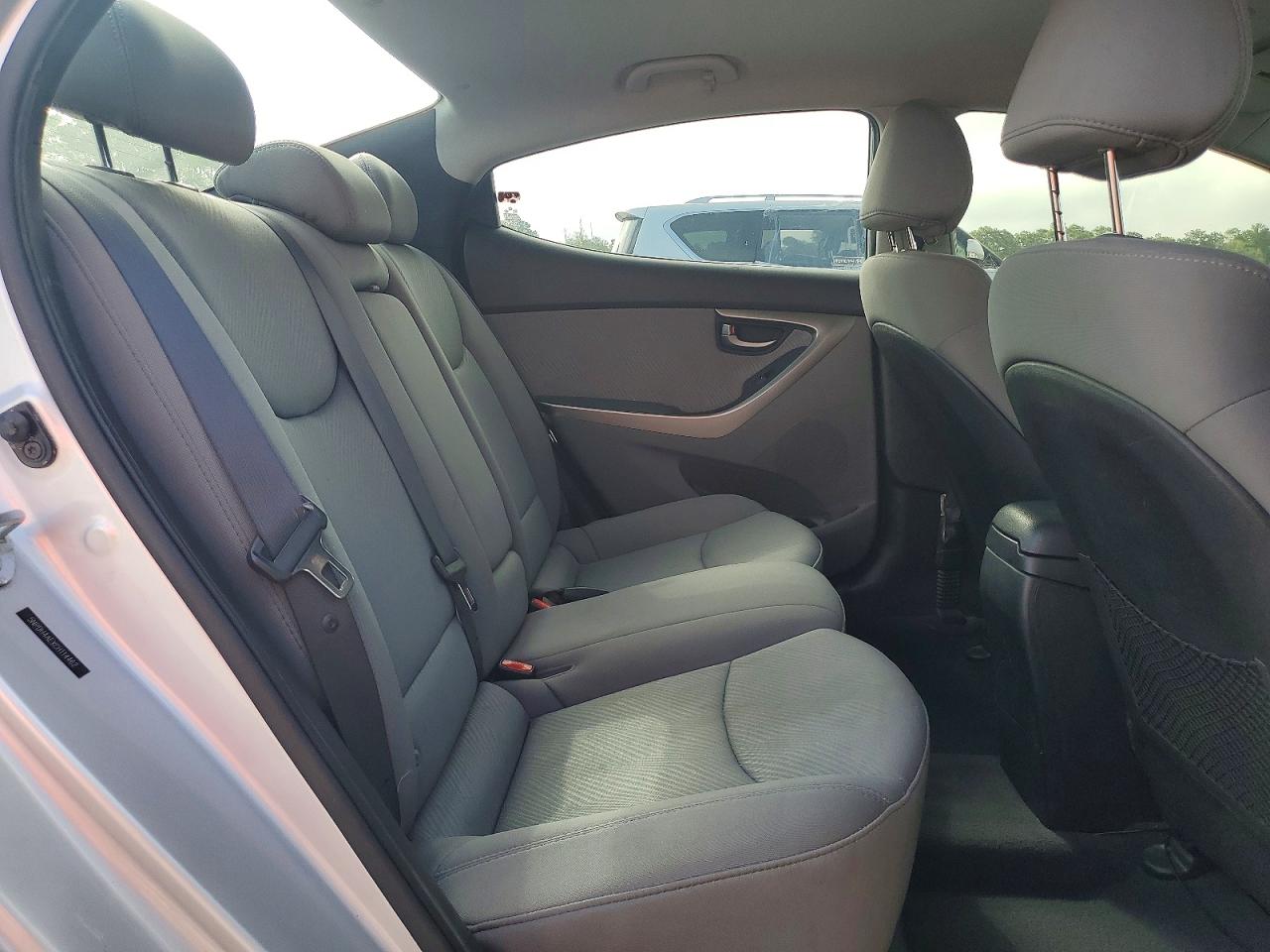 2012 Hyundai Elantra Silver vin: 5NPDH4AEXCH114462