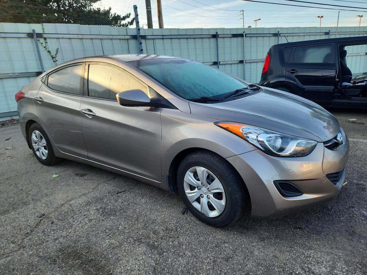 2012 Hyundai Elantra Gls Silver vin: 5NPDH4AEXCH147509