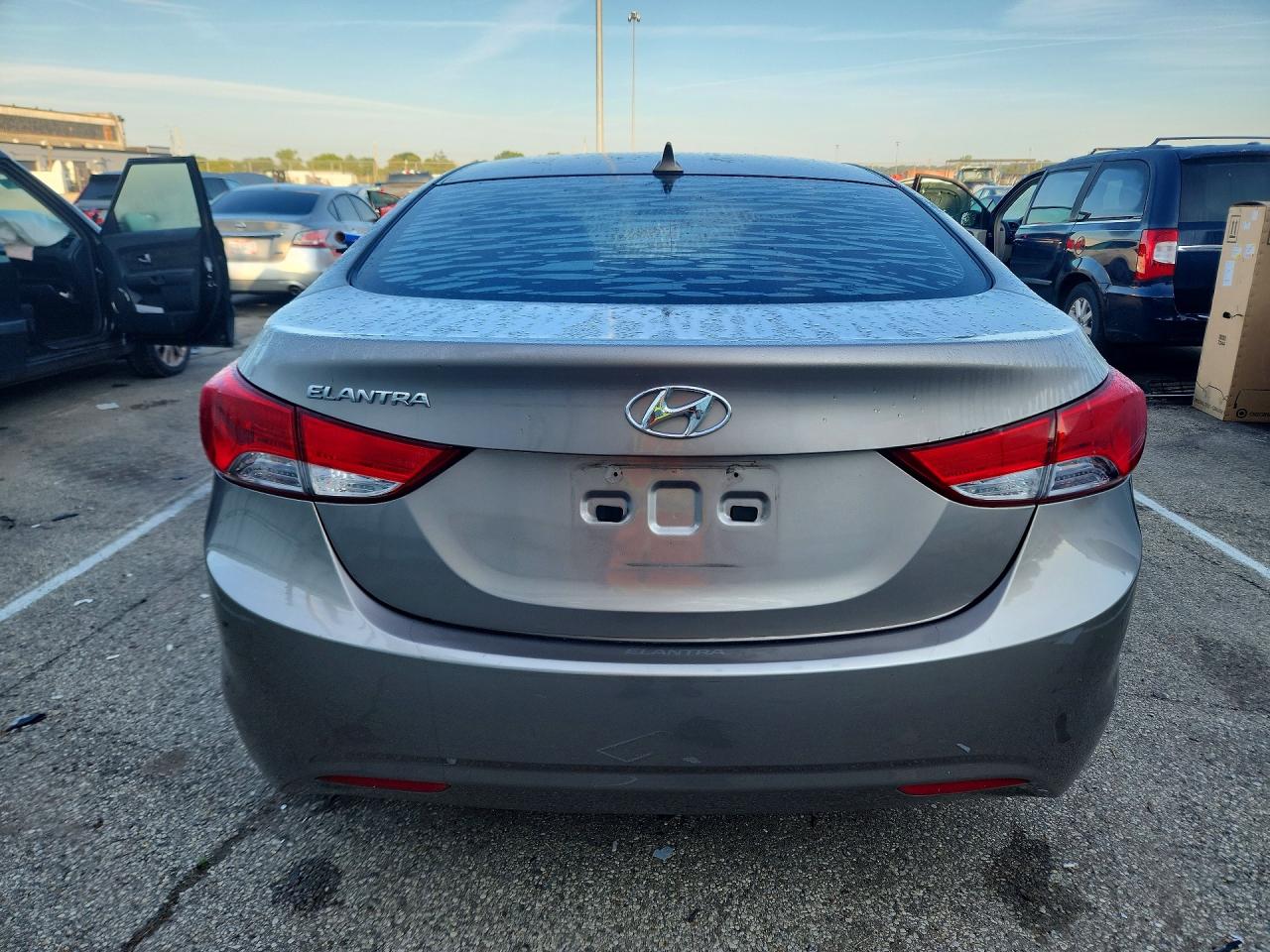 2012 Hyundai Elantra Gls Silver vin: 5NPDH4AEXCH147509
