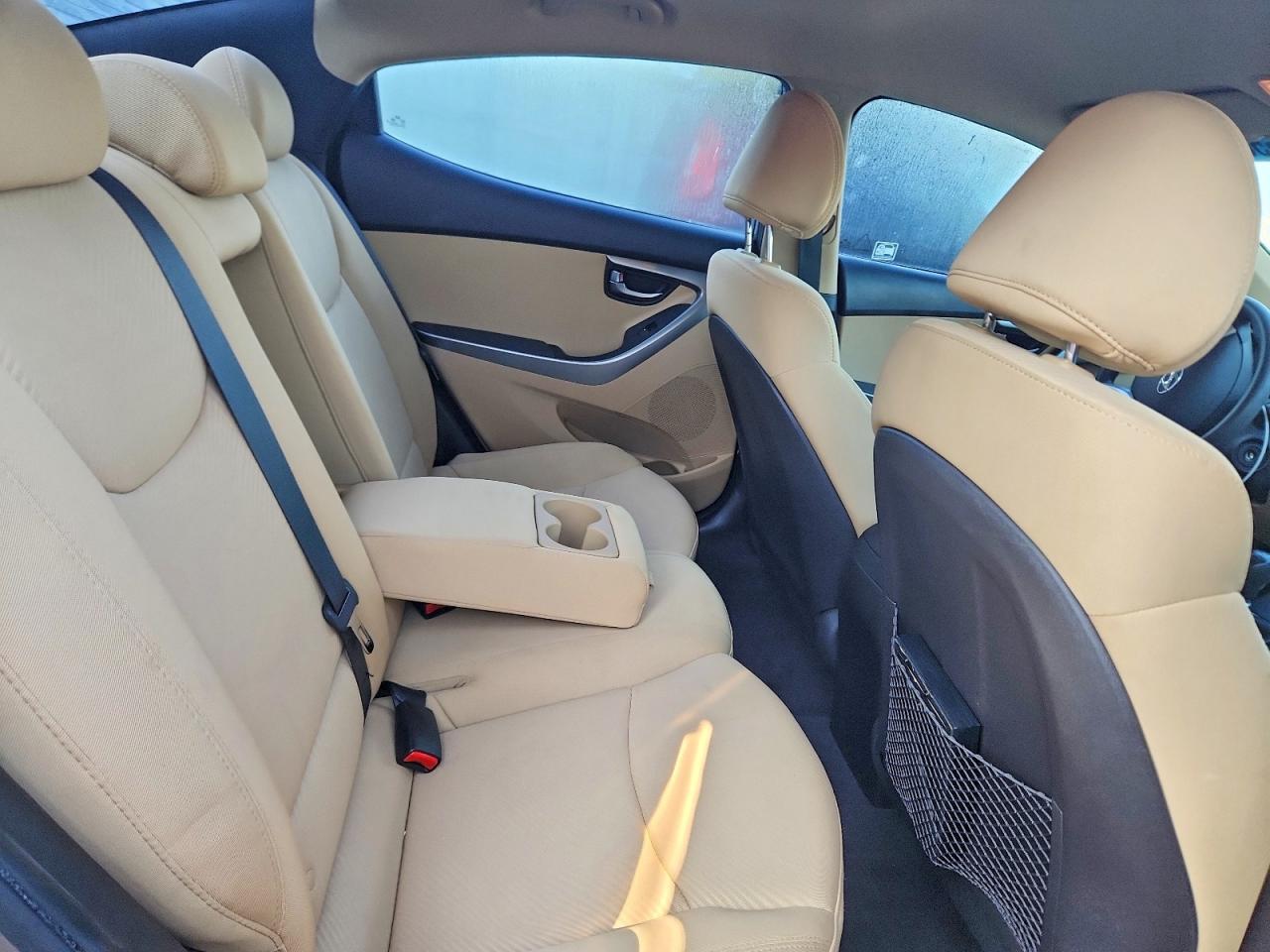 2012 Hyundai Elantra Gls Silver vin: 5NPDH4AEXCH147509