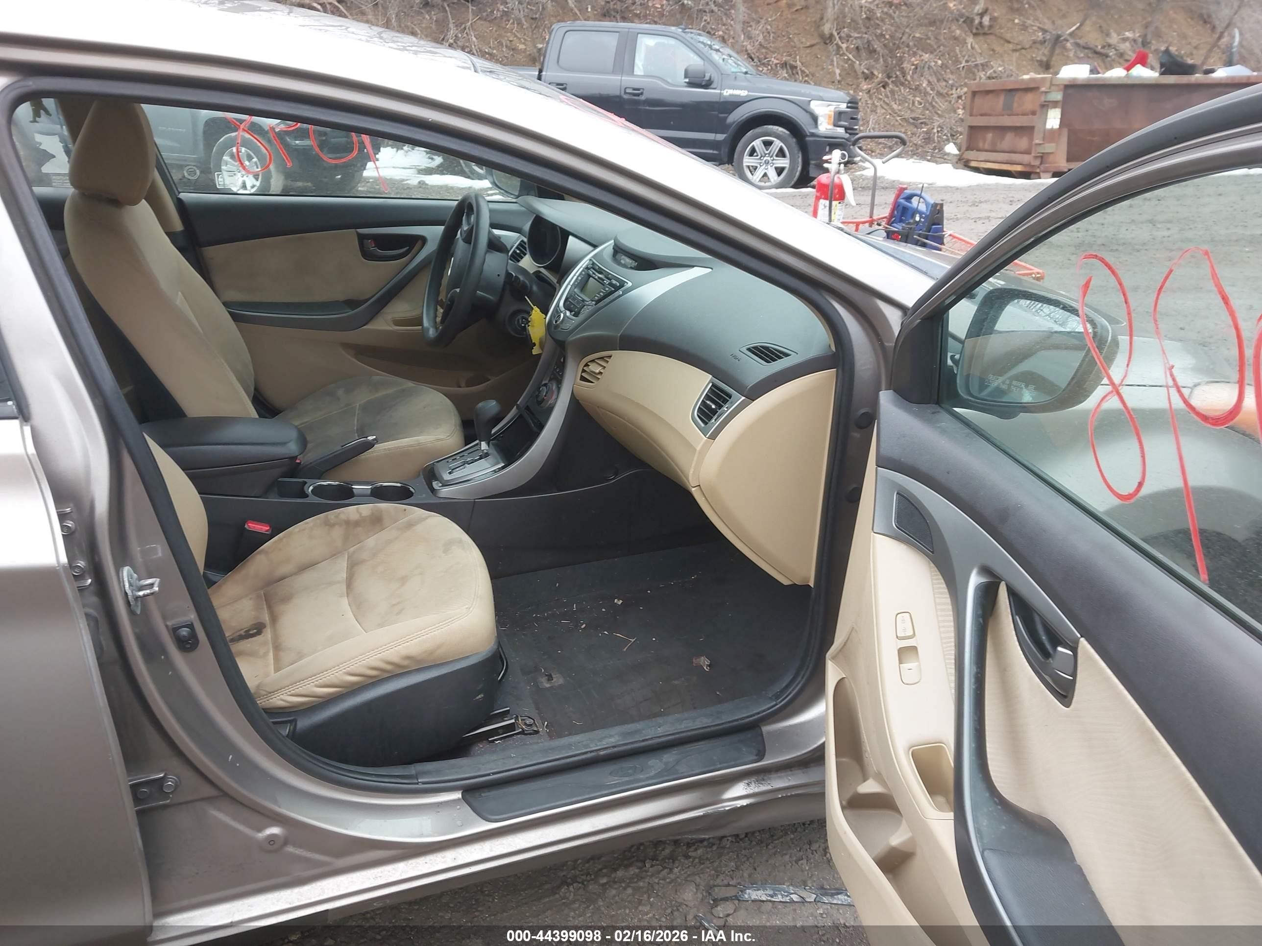 2013 Hyundai Elantra Gls/limited Beige vin: 5NPDH4AEXDH206124