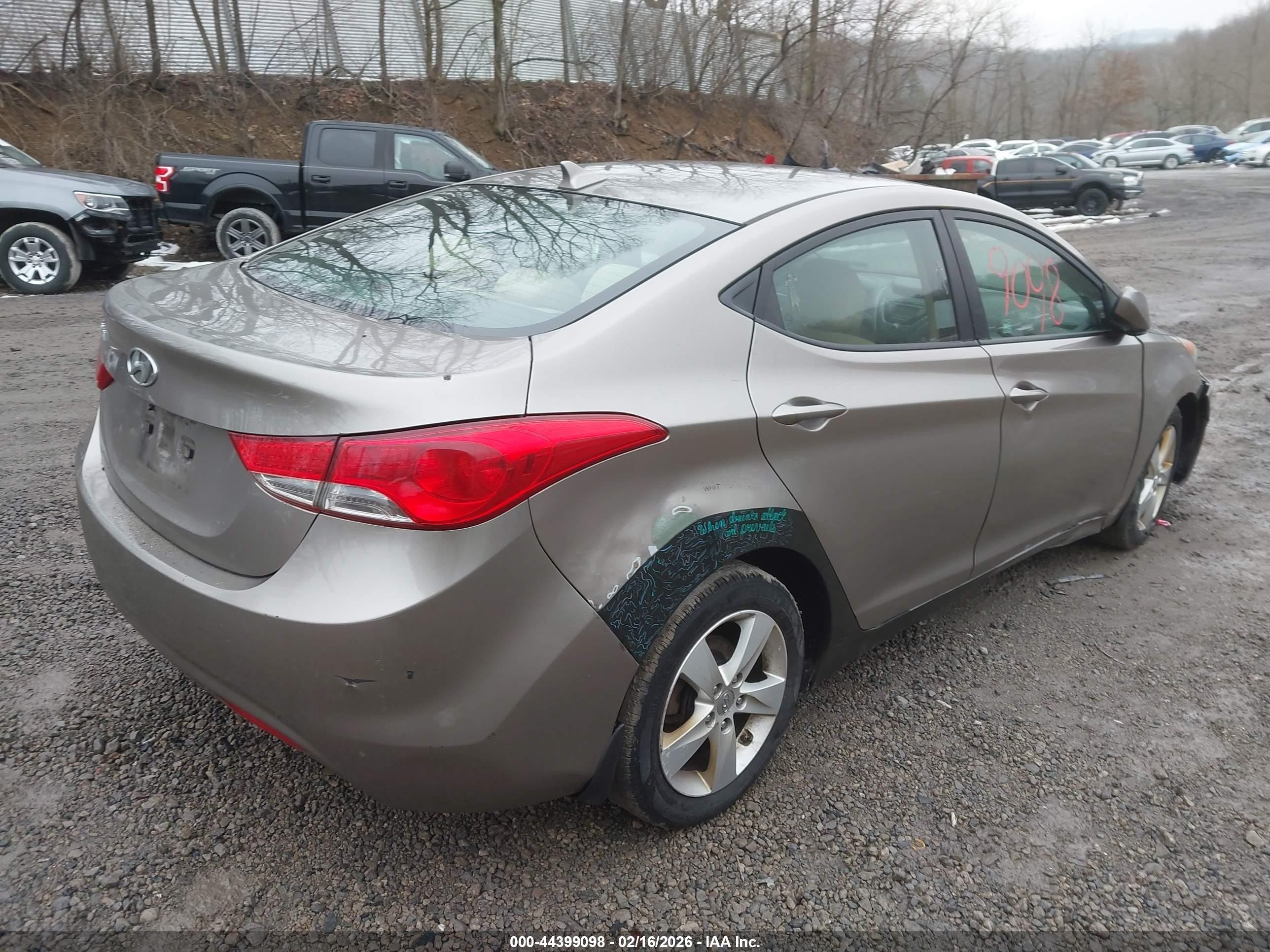 2013 Hyundai Elantra Gls/limited Beige vin: 5NPDH4AEXDH206124