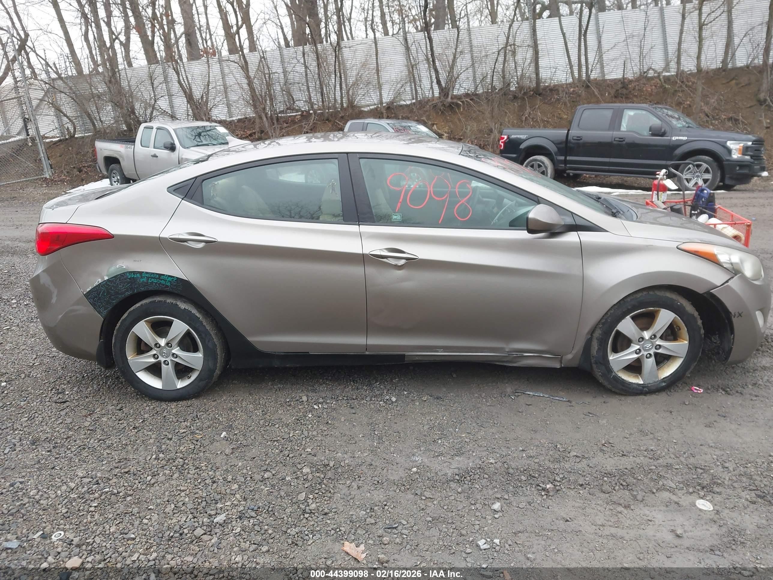 2013 Hyundai Elantra Gls/limited Beige vin: 5NPDH4AEXDH206124