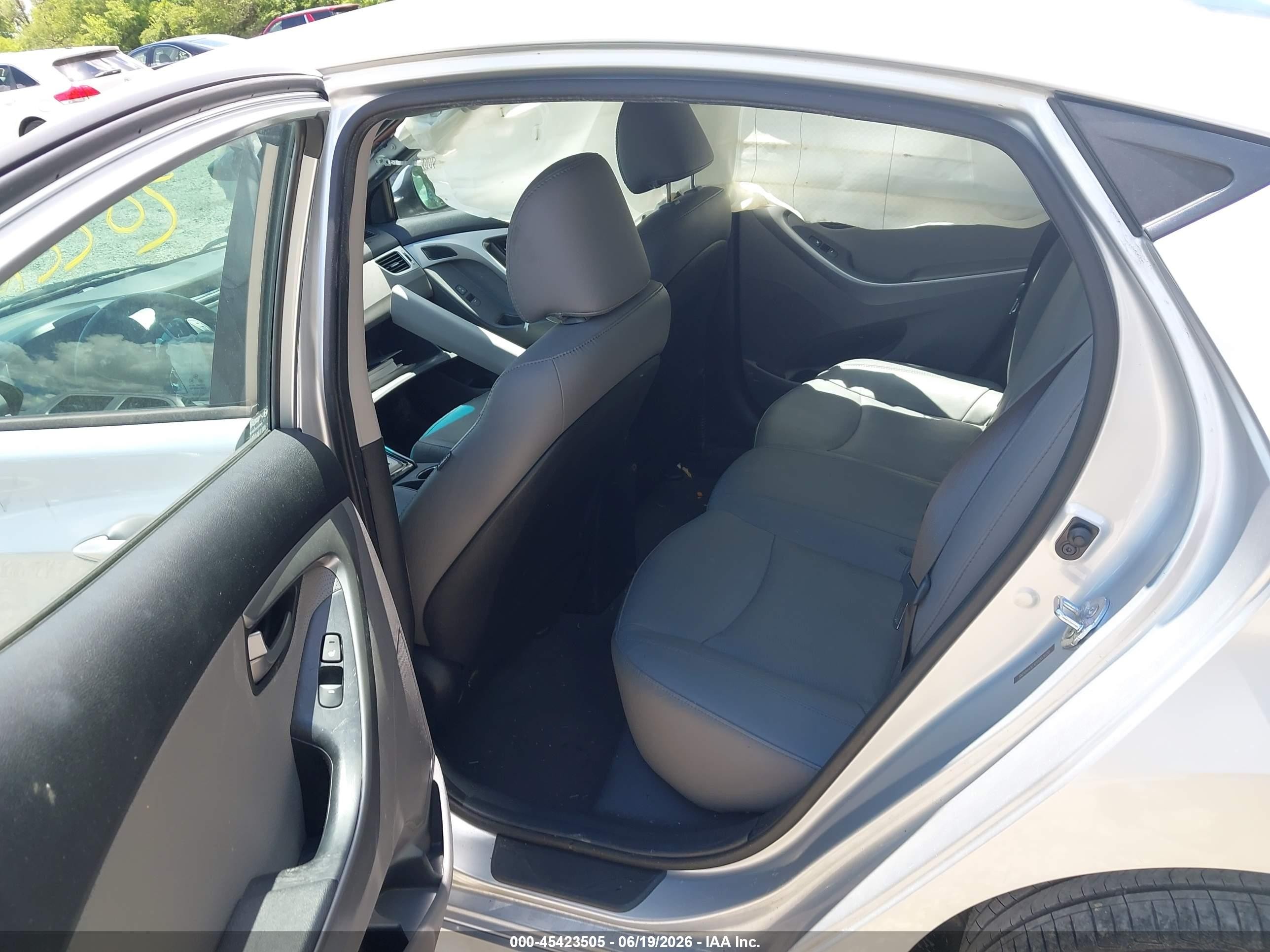 2013 Hyundai Elantra Limited Серебряный vin: 5NPDH4AEXDH263620
