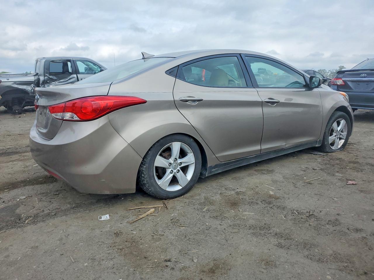 2013 Hyundai Elantra Gls Tan vin: 5NPDH4AEXDH286444
