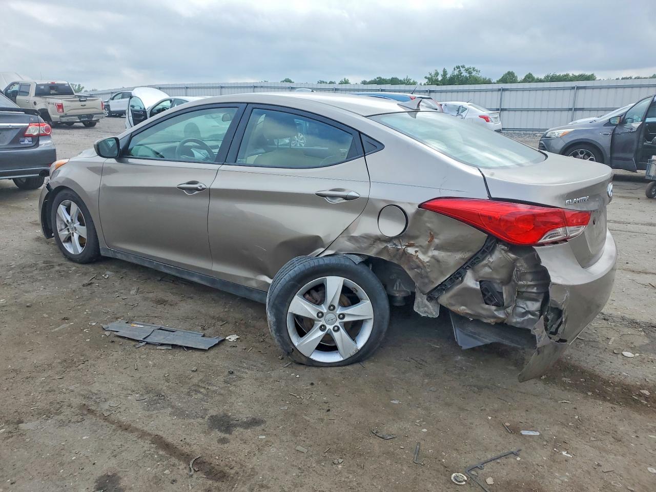 2013 Hyundai Elantra Gls Tan vin: 5NPDH4AEXDH286444