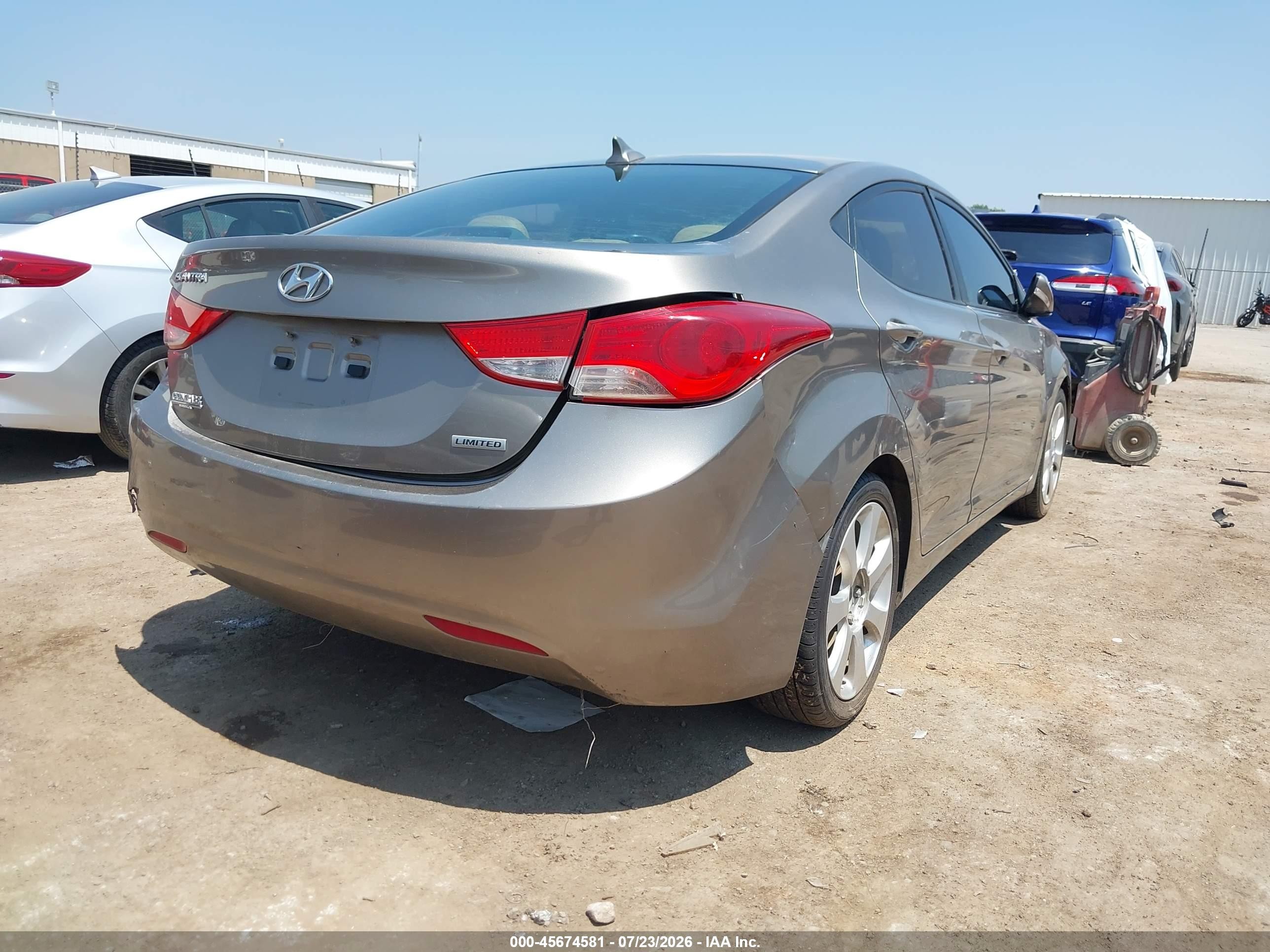 2013 Hyundai Elantra Limited Silver vin: 5NPDH4AEXDH289375