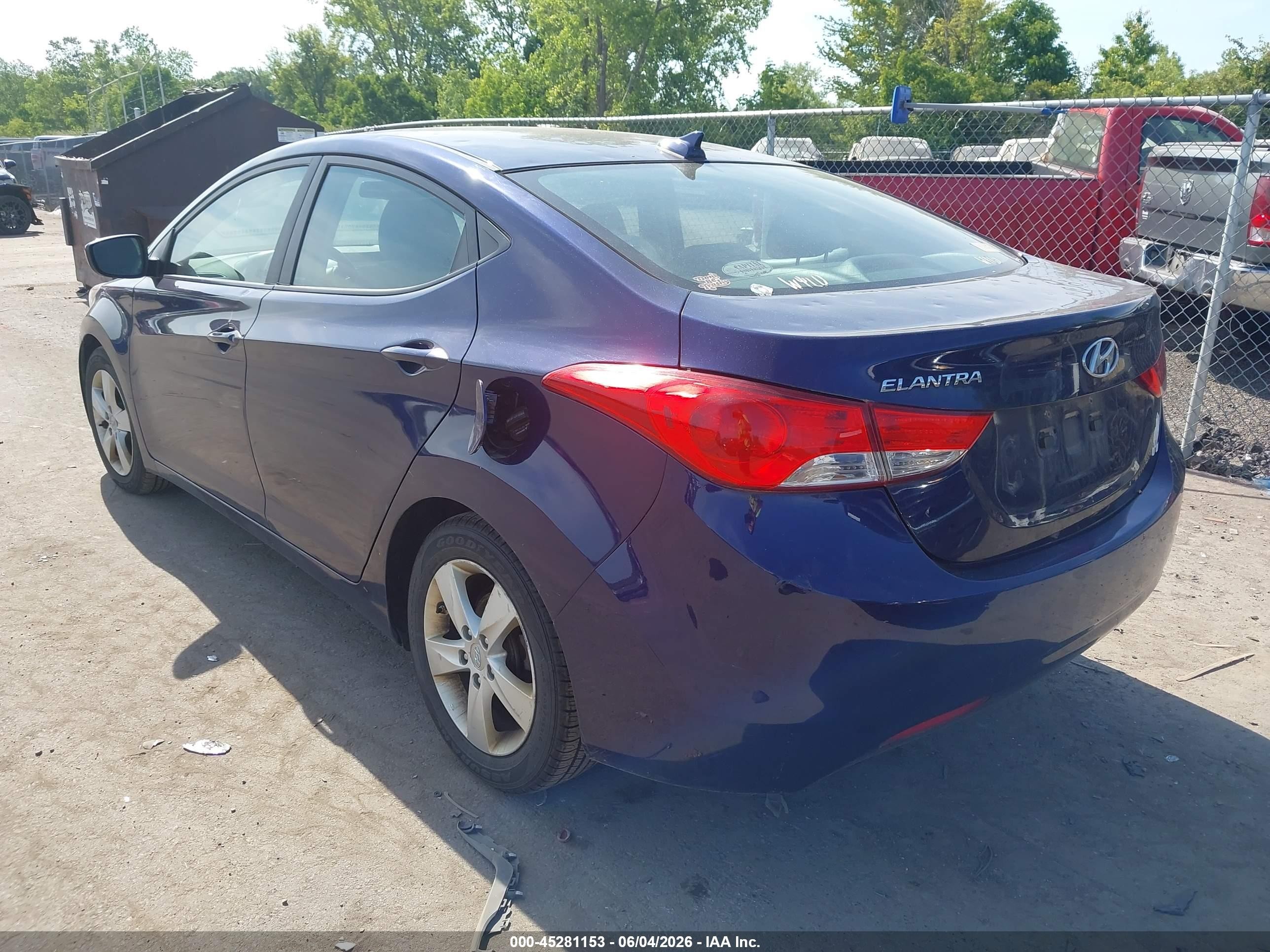 2013 Hyundai Elantra Gls Blue vin: 5NPDH4AEXDH368903