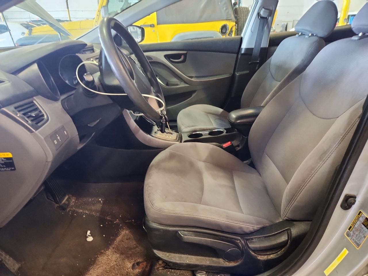 2013 Hyundai Elantra Silver vin: 5NPDH4AEXDH395857