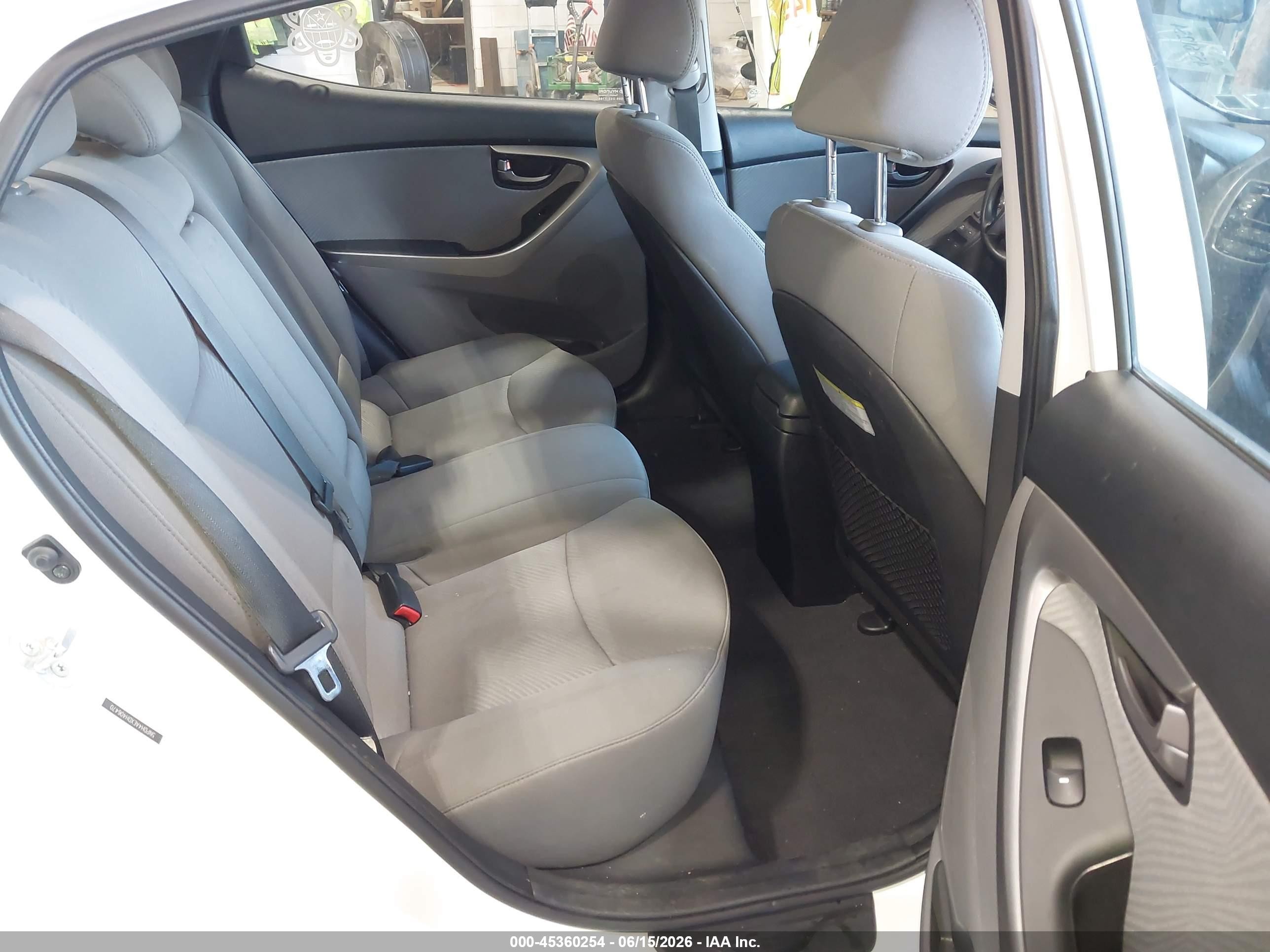 2013 Hyundai Elantra Gls White vin: 5NPDH4AEXDH406470
