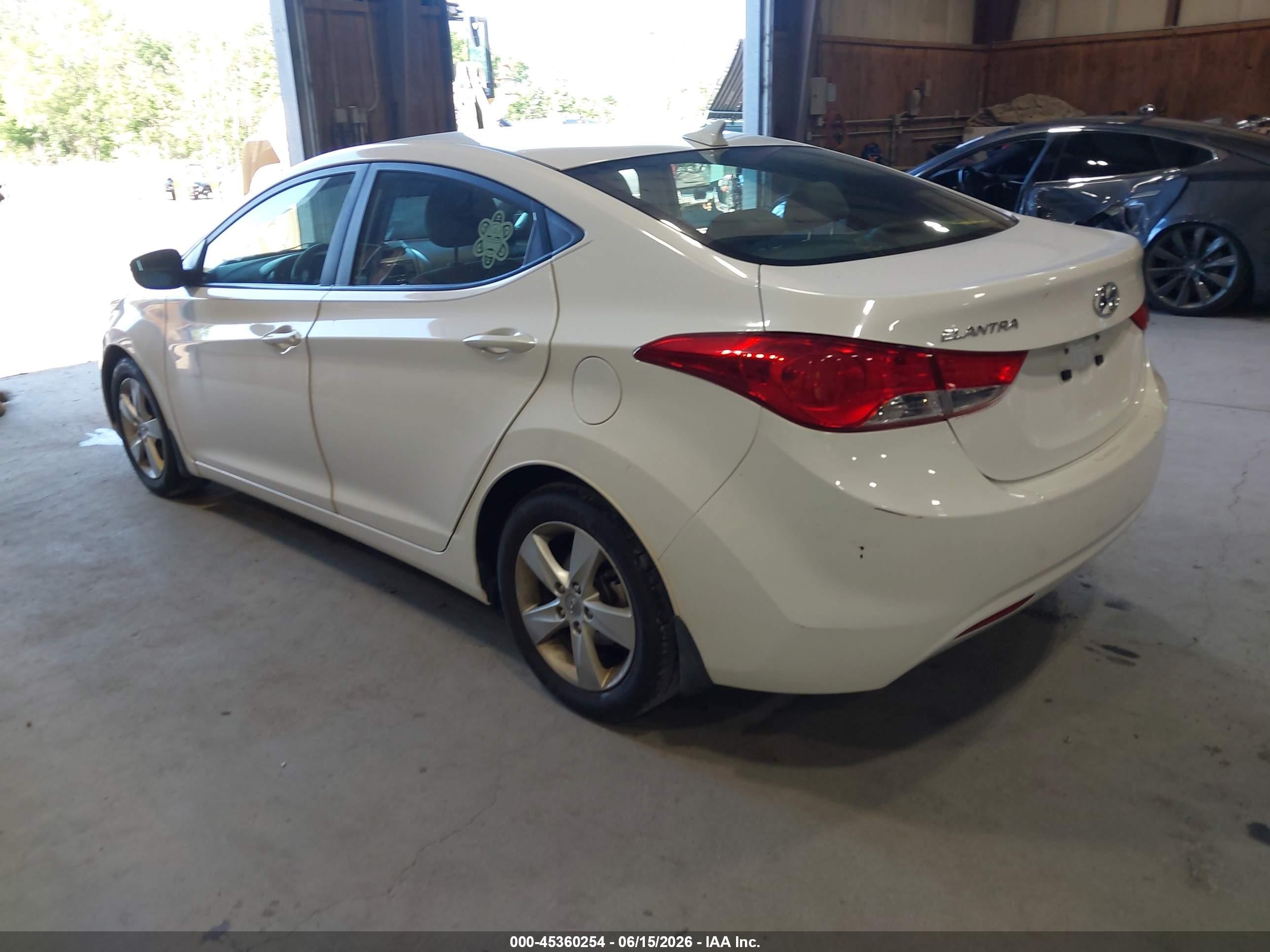 2013 Hyundai Elantra Gls White vin: 5NPDH4AEXDH406470