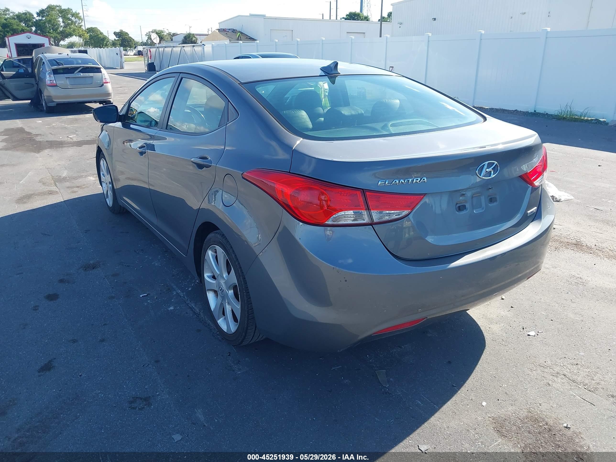 2013 Hyundai Elantra Limited Gray vin: 5NPDH4AEXDH454907