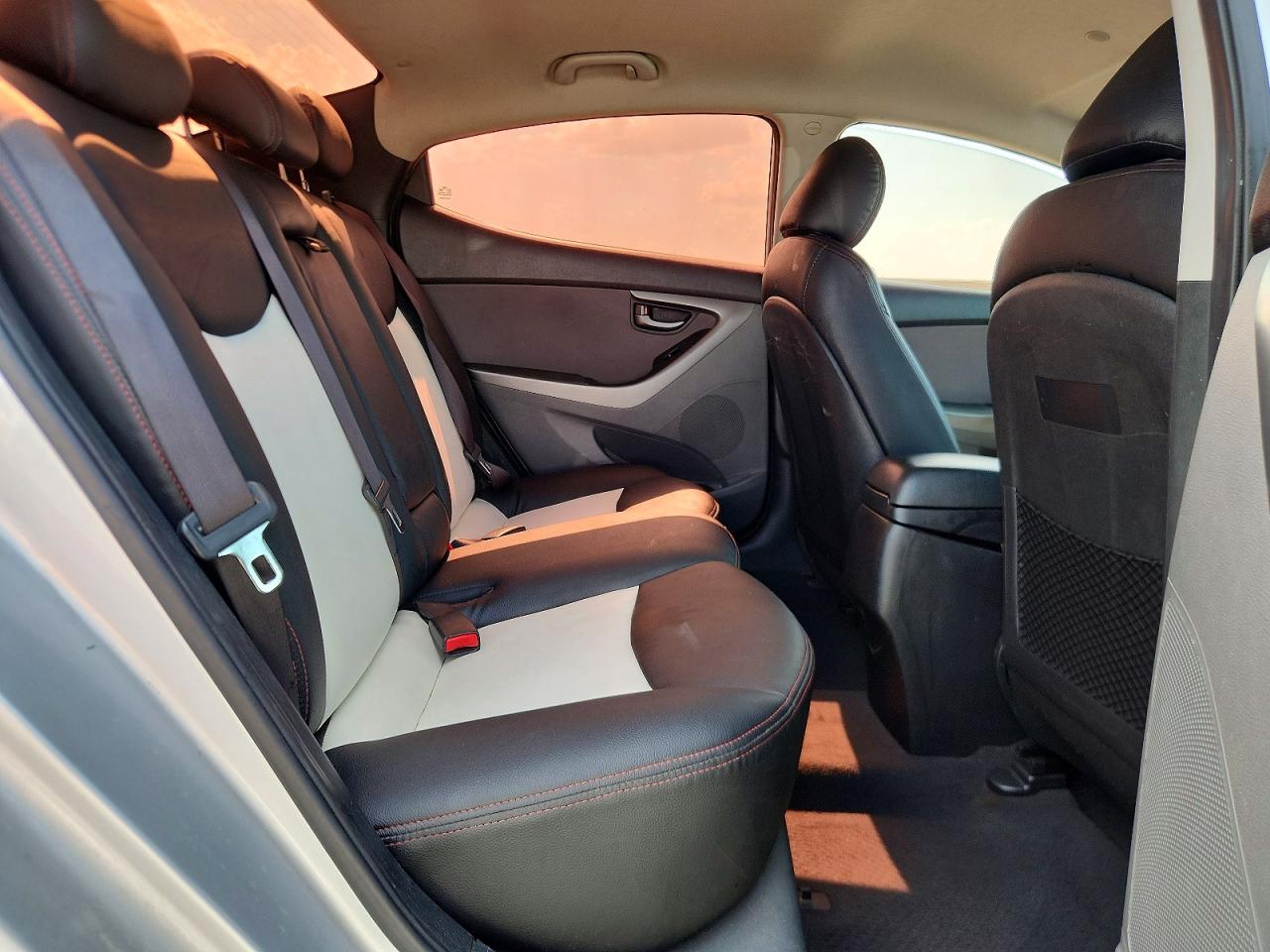 2014 Hyundai Elantra Se Silver vin: 5NPDH4AEXEH508126