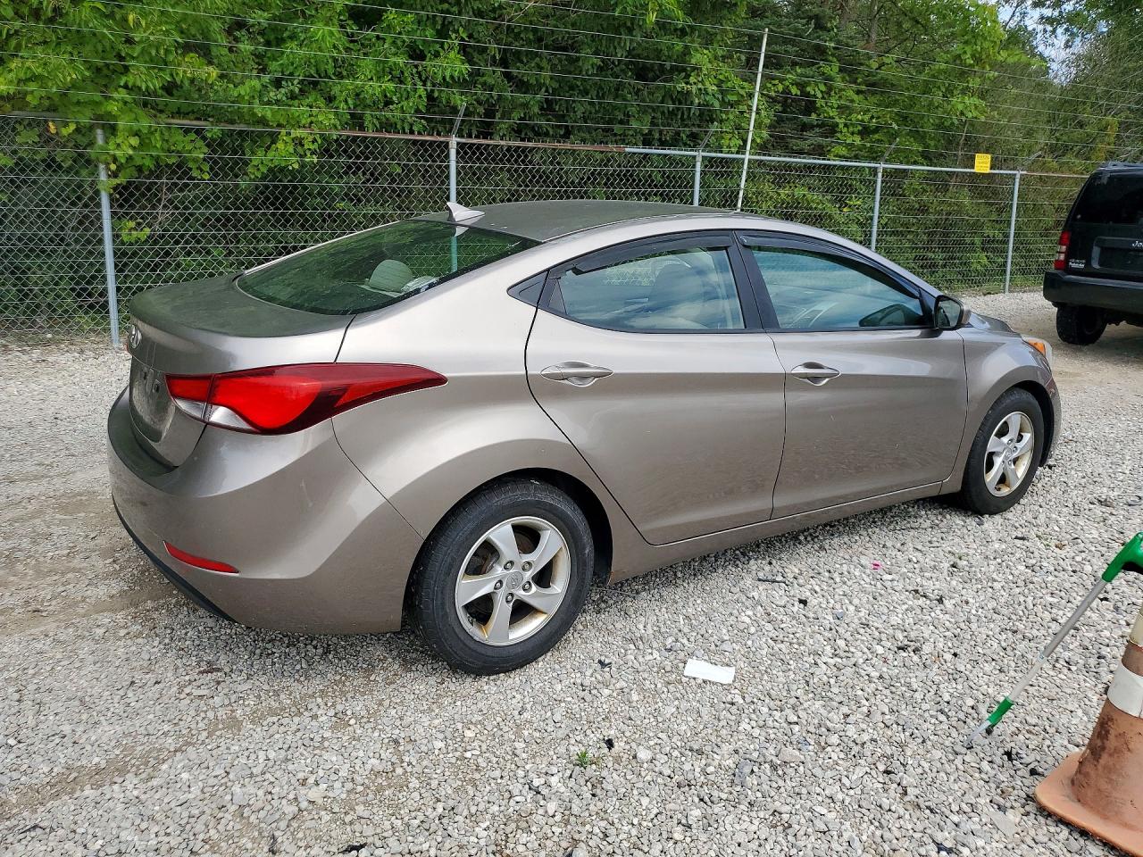 2014 Hyundai Elantra Se Brown vin: 5NPDH4AEXEH512578