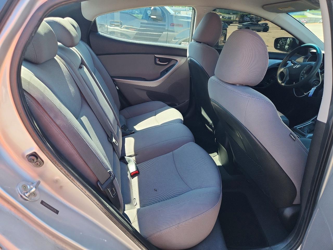 2014 Hyun Elantra Silver vin: 5NPDH4AEXEH513715
