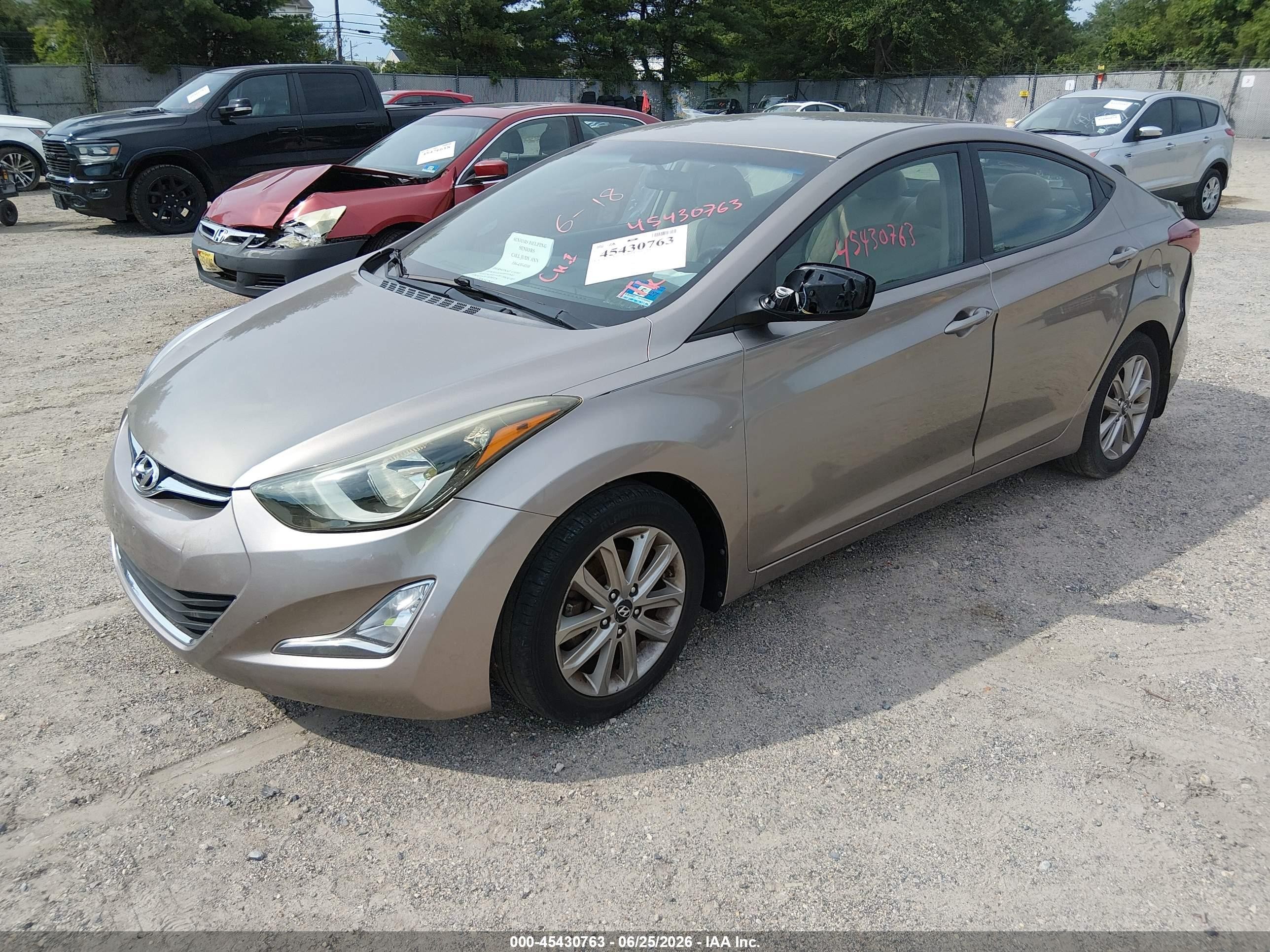 2014 Hyundai Elantra Se Brown vin: 5NPDH4AEXEH515707