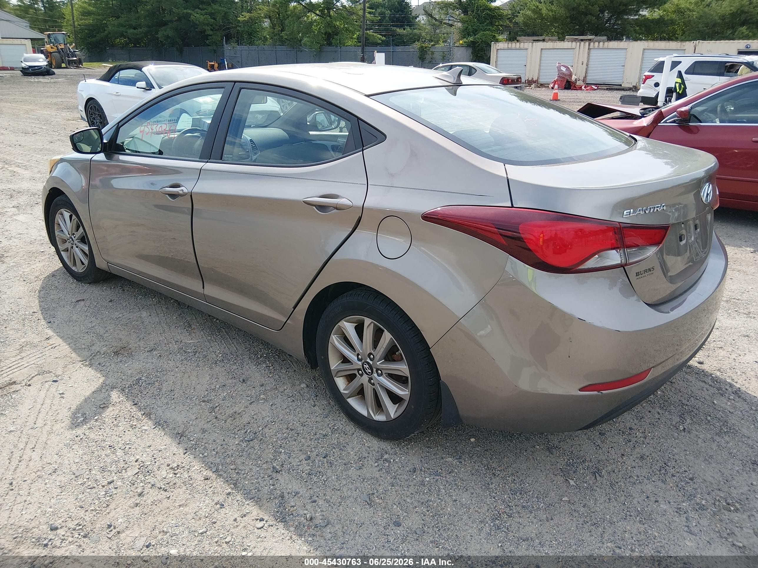 2014 Hyundai Elantra Se Brown vin: 5NPDH4AEXEH515707