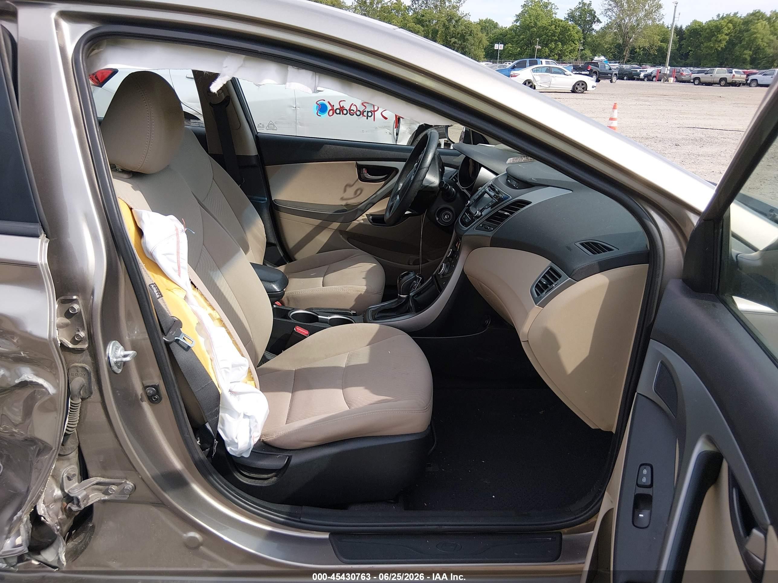 2014 Hyundai Elantra Se Brown vin: 5NPDH4AEXEH515707