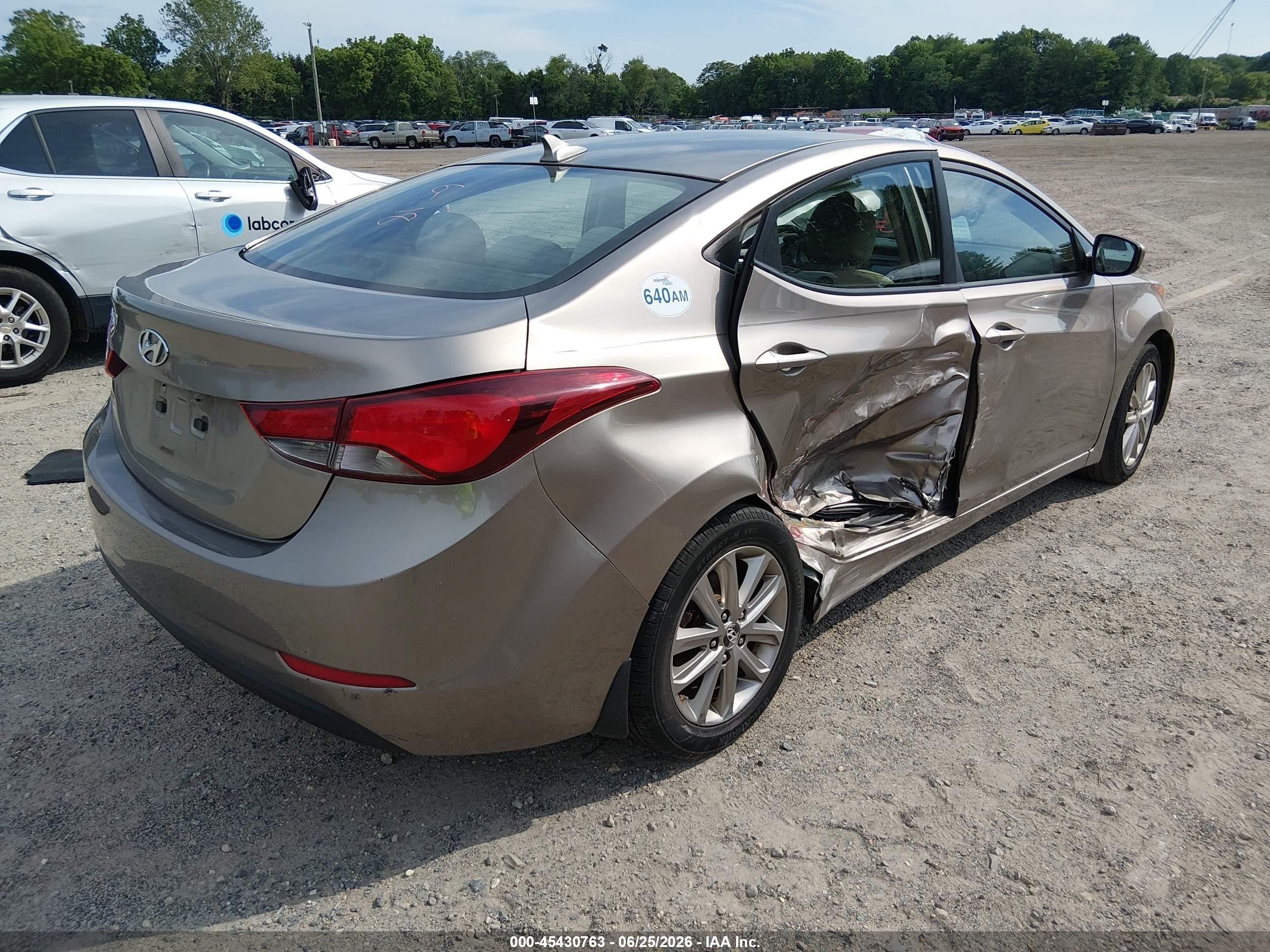 2014 Hyundai Elantra Se Brown vin: 5NPDH4AEXEH515707
