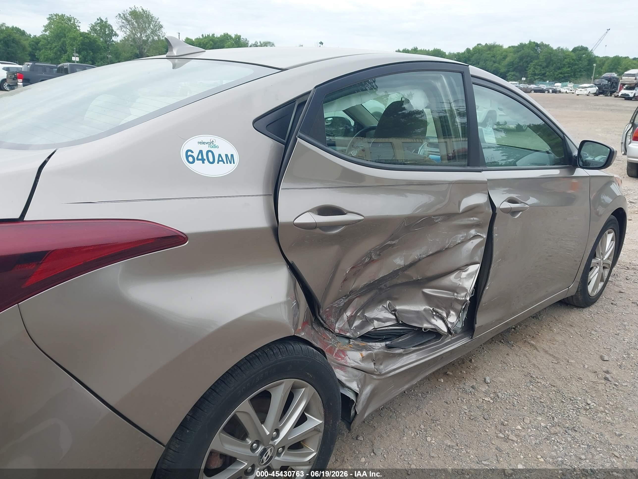 2014 Hyundai Elantra Se Brown vin: 5NPDH4AEXEH515707