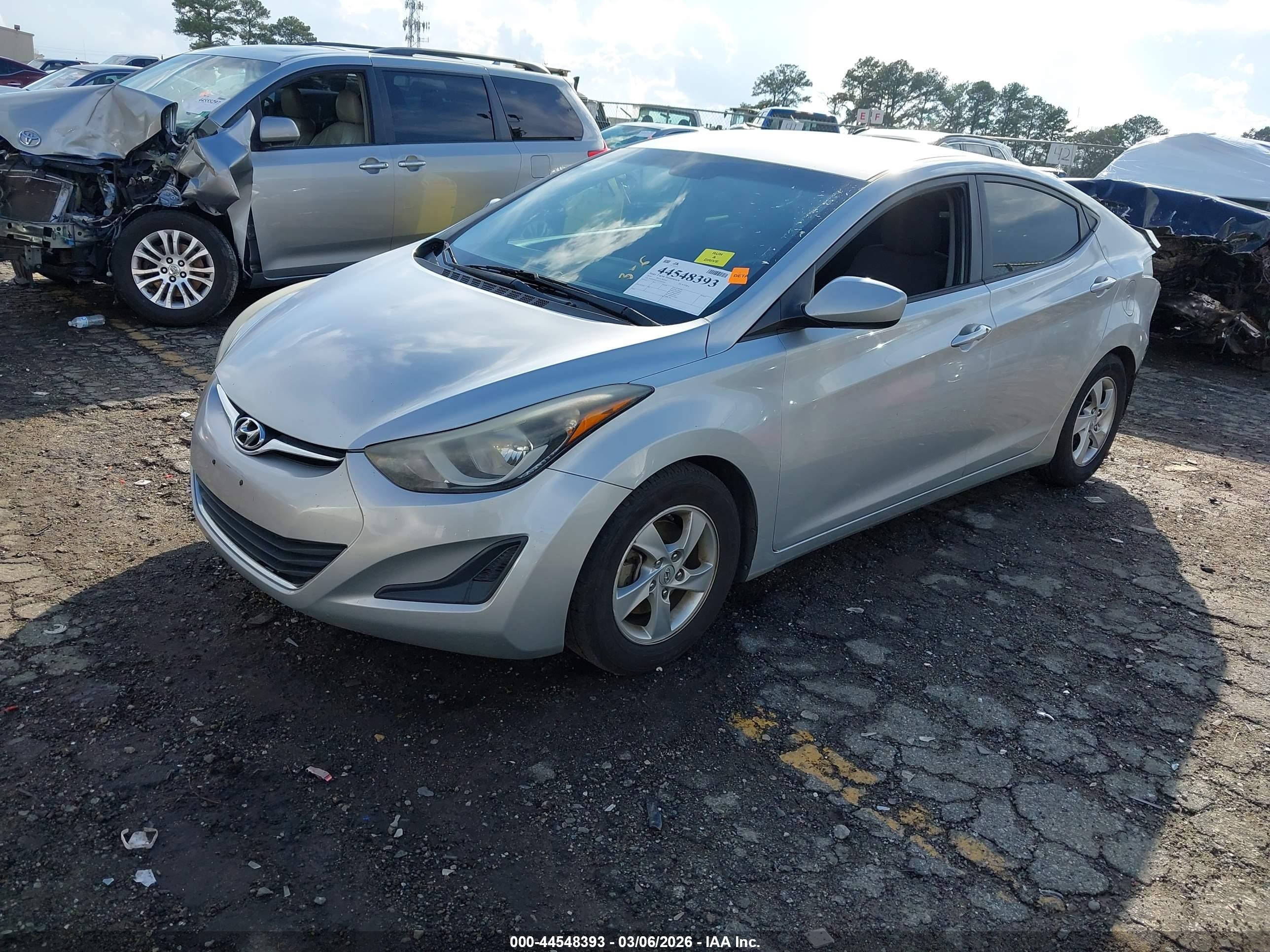 2014 Hyundai Elantra Se Silver vin: 5NPDH4AEXEH516792