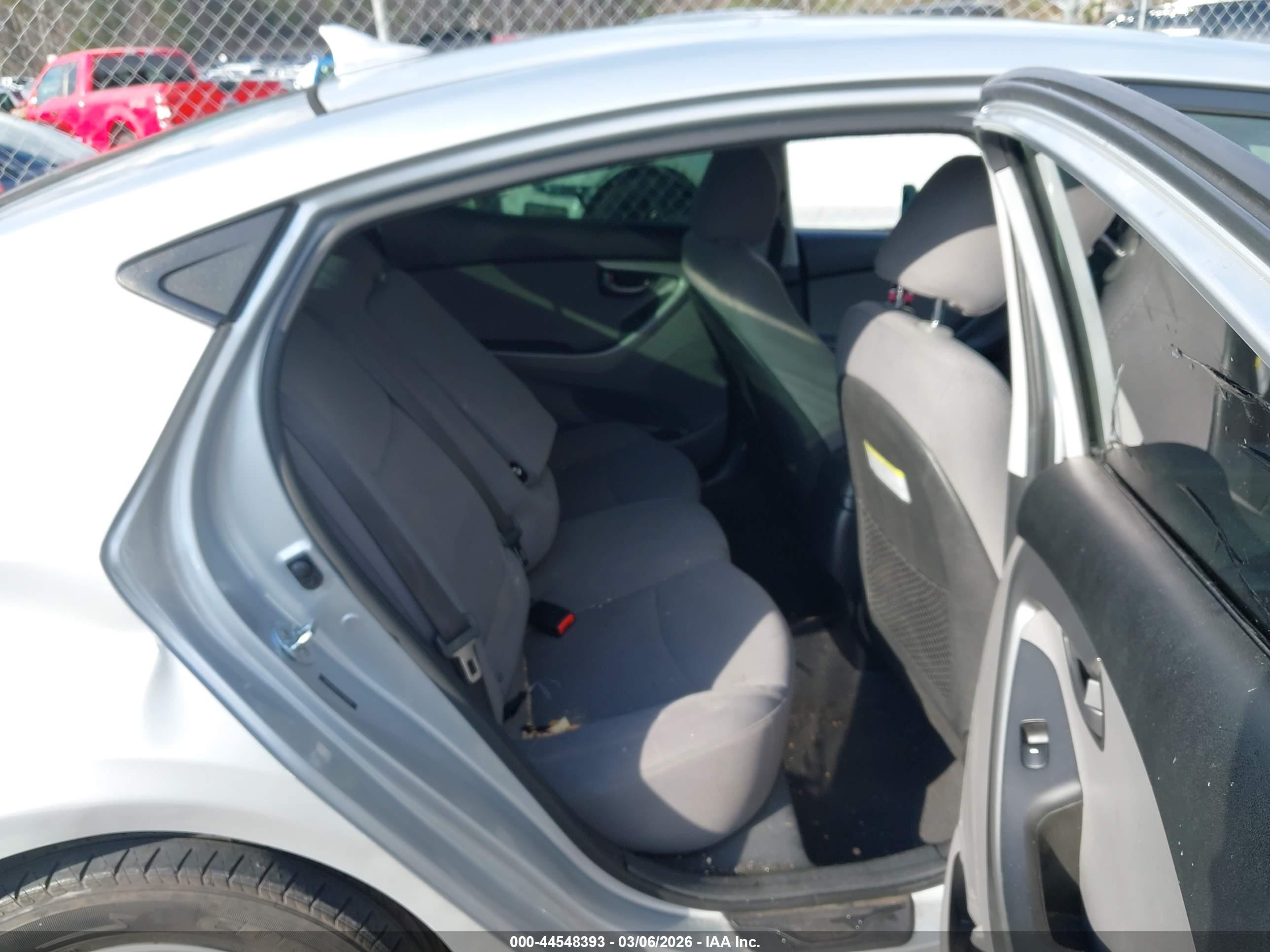 2014 Hyundai Elantra Se Silver vin: 5NPDH4AEXEH516792