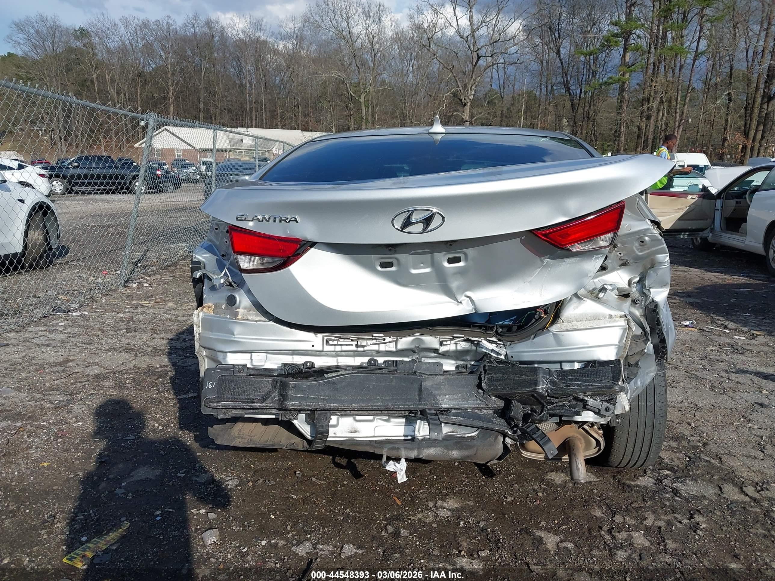 2014 Hyundai Elantra Se Silver vin: 5NPDH4AEXEH516792