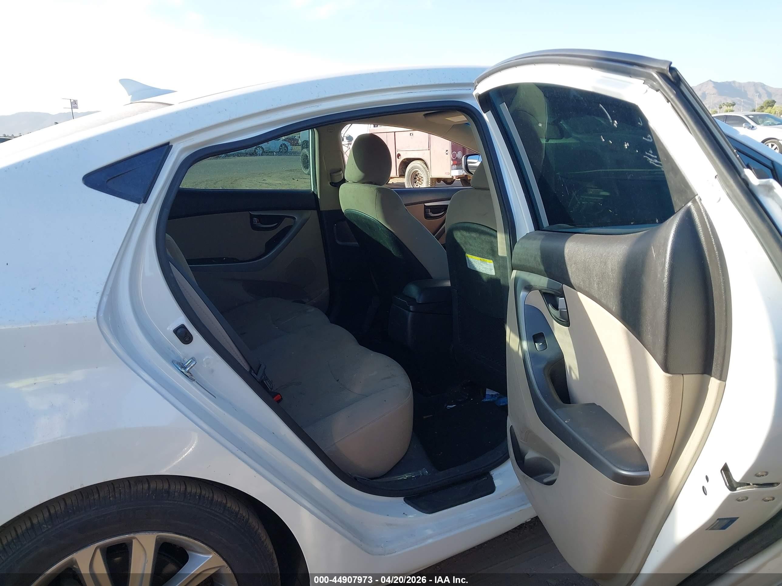 2014 Hyundai Elantra Se White vin: 5NPDH4AEXEH521264