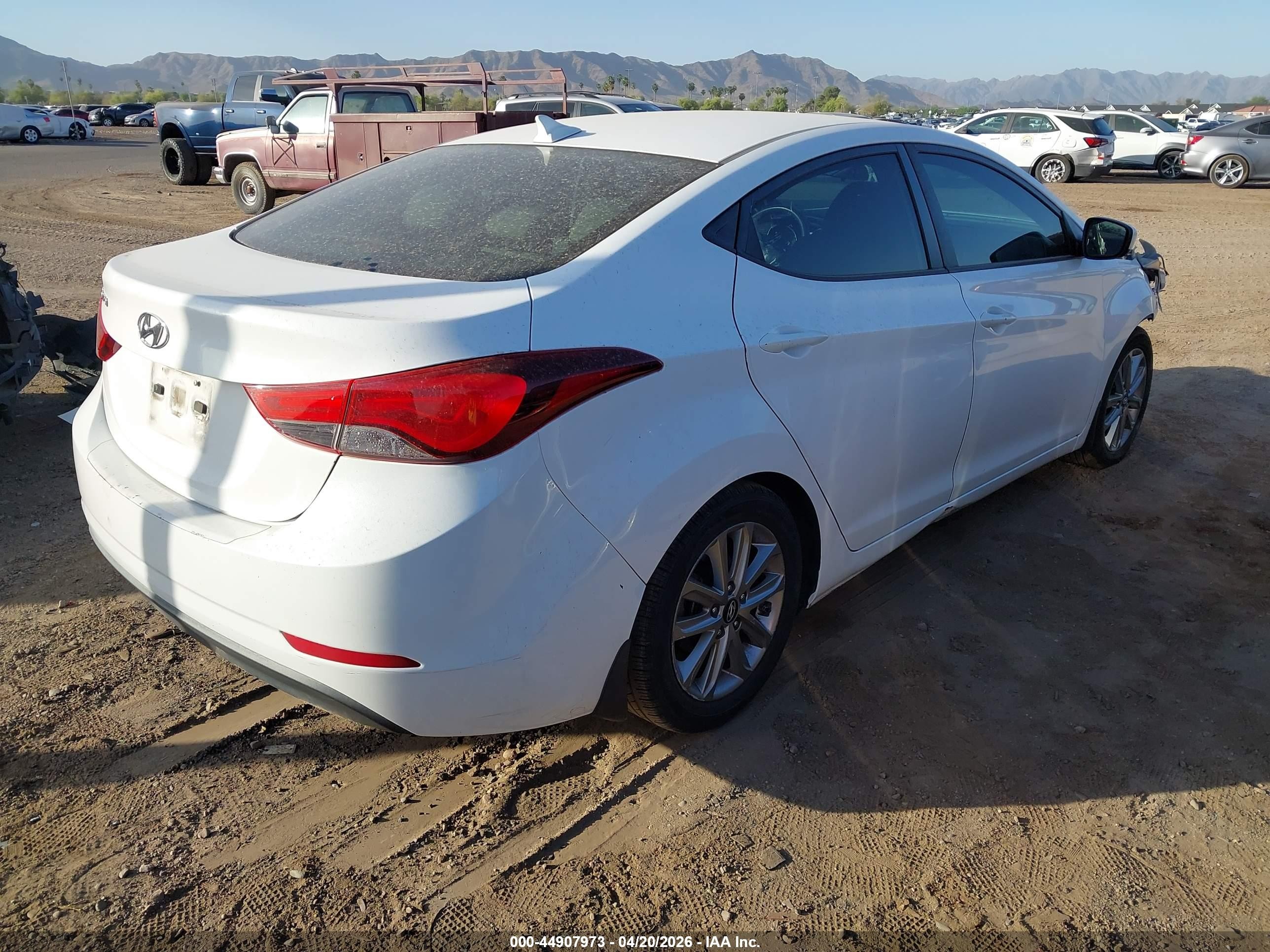 2014 Hyundai Elantra Se White vin: 5NPDH4AEXEH521264