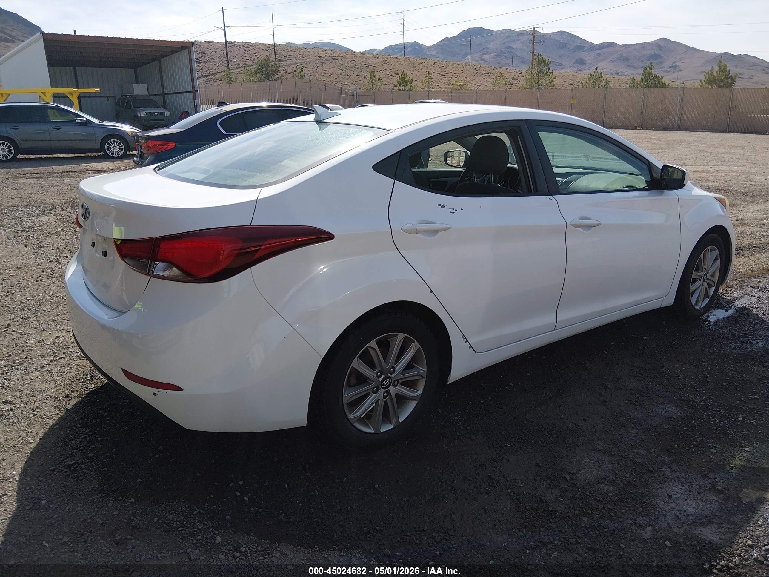 2014 Hyundai Elantra Se White vin: 5NPDH4AEXEH523550
