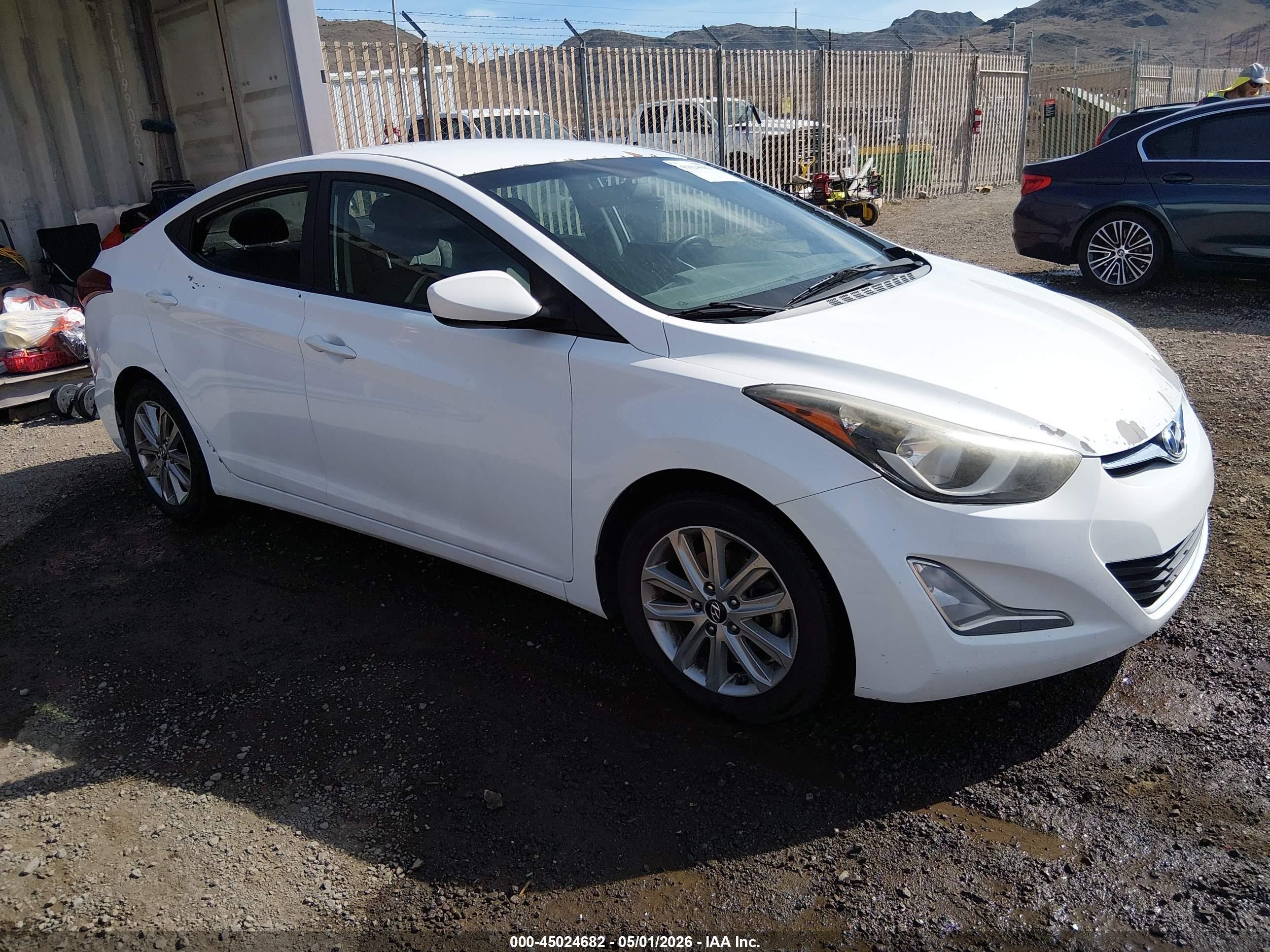 2014 Hyundai Elantra Se White vin: 5NPDH4AEXEH523550