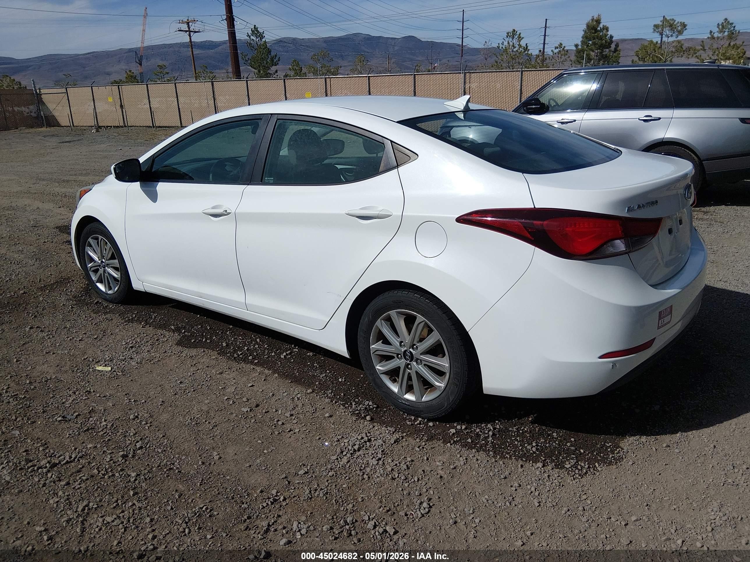 2014 Hyundai Elantra Se White vin: 5NPDH4AEXEH523550