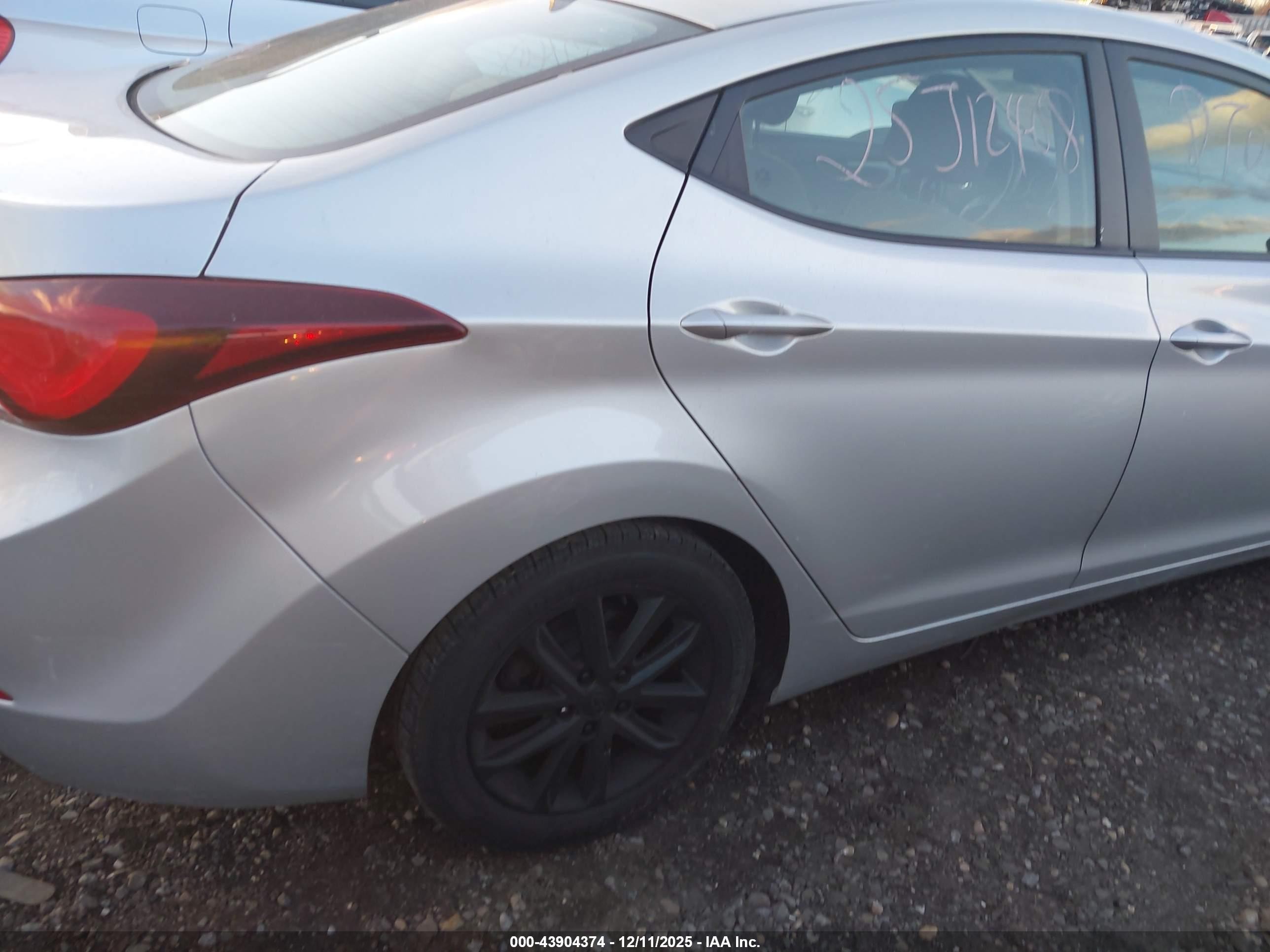 2015 Hyundai Elantra Se Silver vin: 5NPDH4AEXFH549244