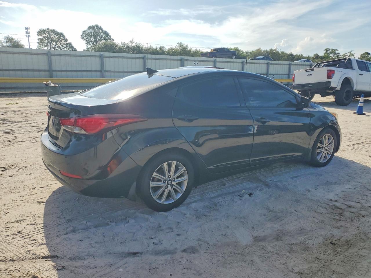 2015 Hyundai Elantra Se Black vin: 5NPDH4AEXFH575004
