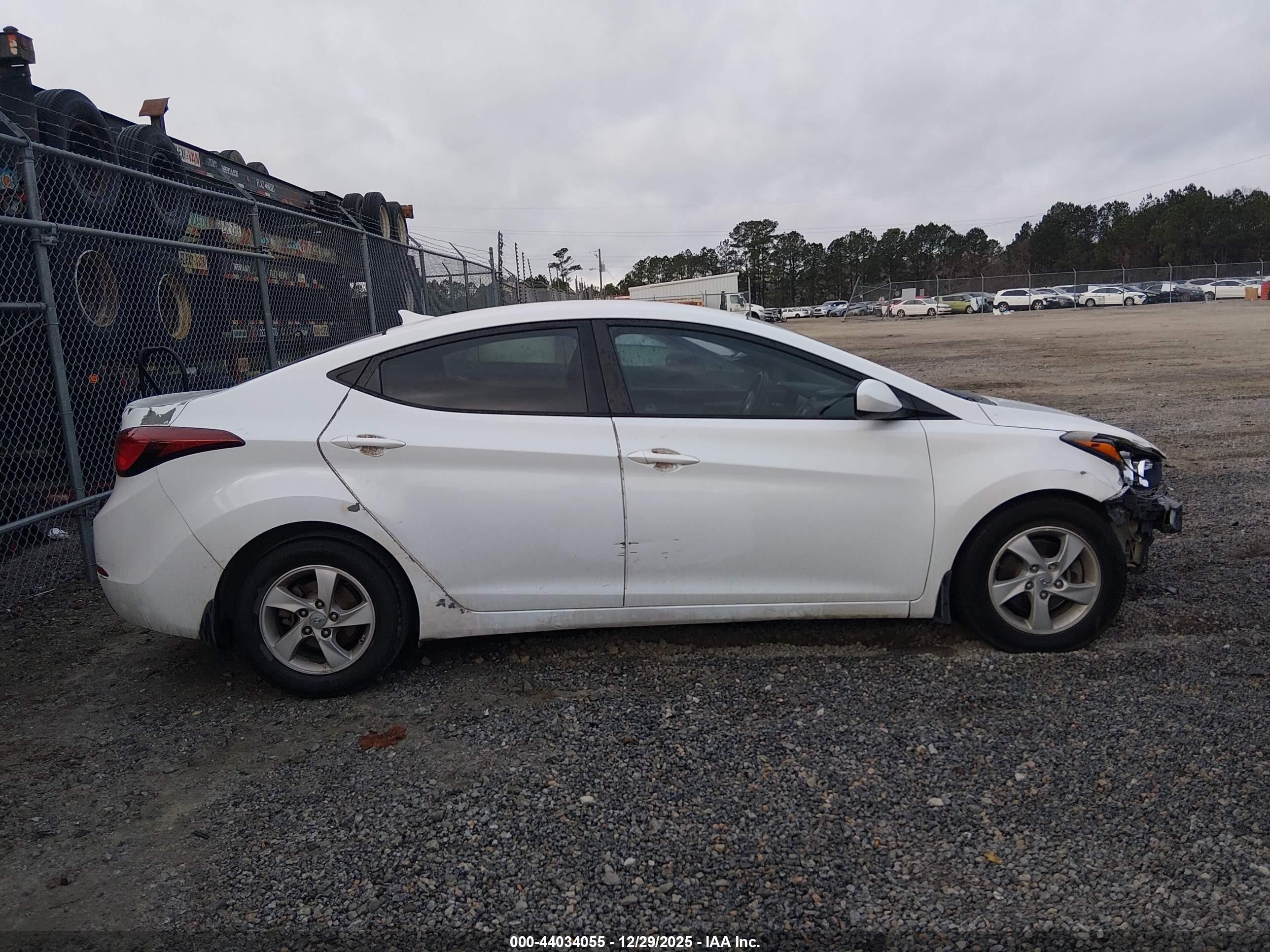 2015 Hyundai Elantra Se Белый vin: 5NPDH4AEXFH608406