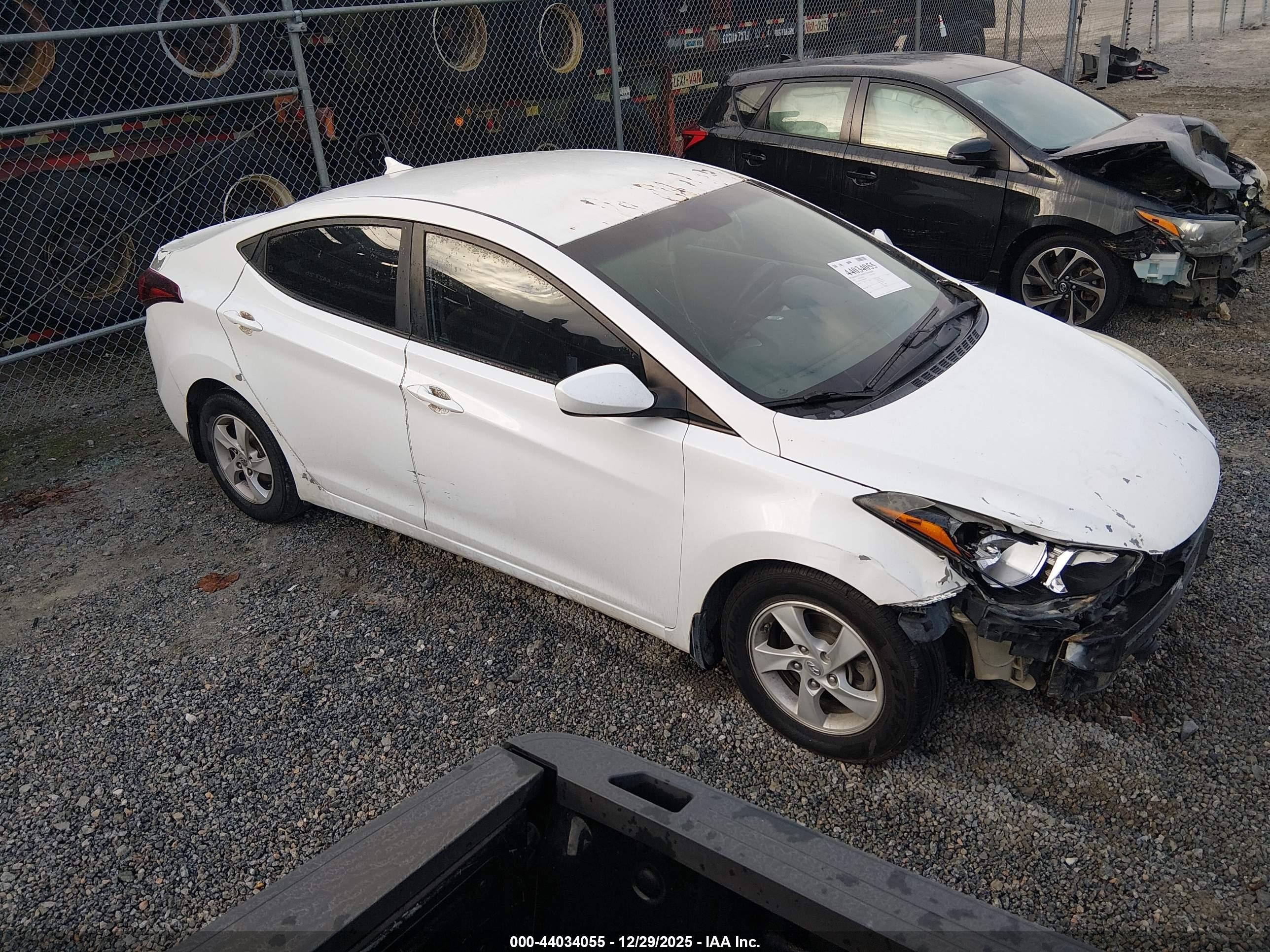2015 Hyundai Elantra Se Белый vin: 5NPDH4AEXFH608406