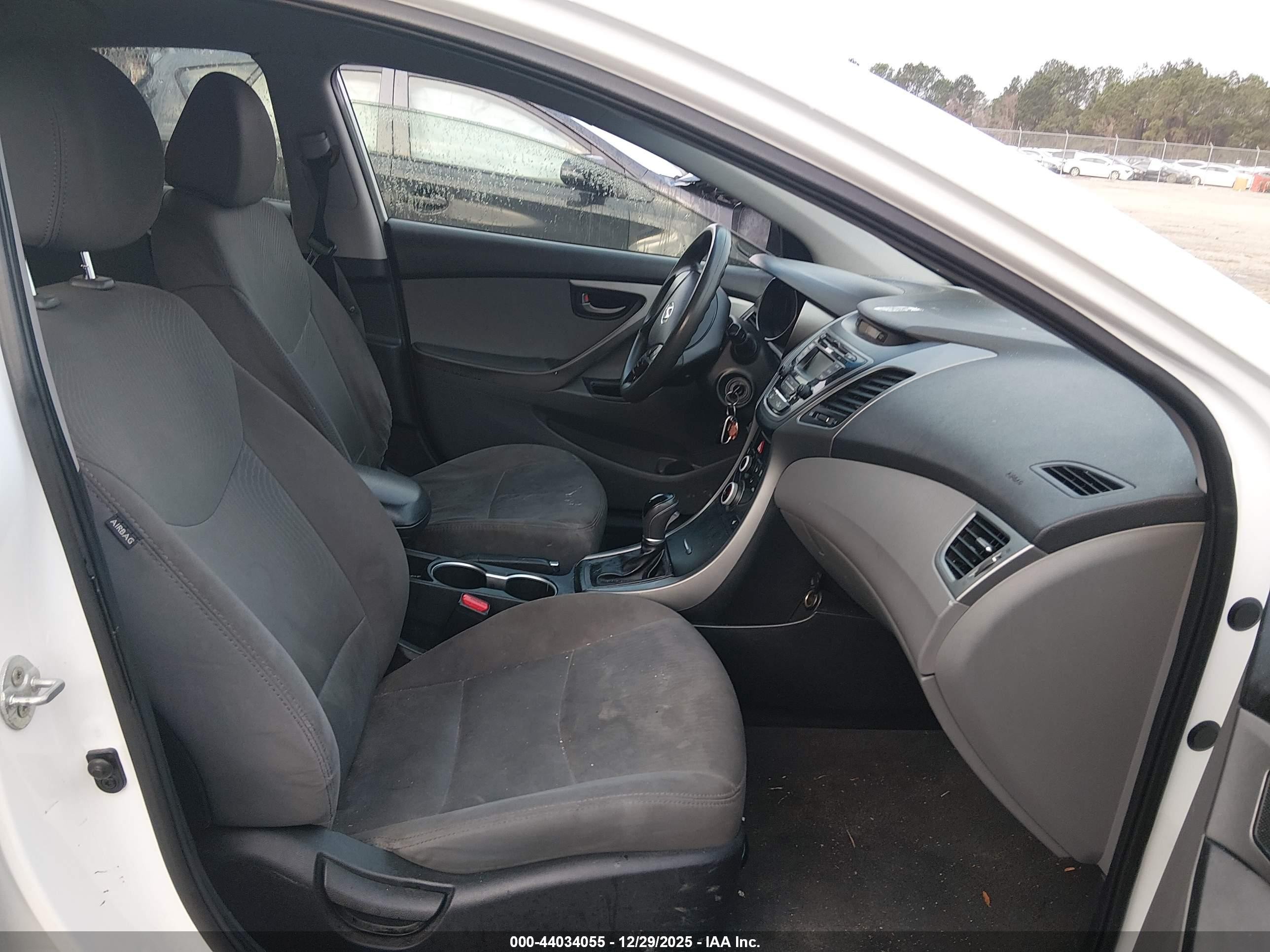 2015 Hyundai Elantra Se Белый vin: 5NPDH4AEXFH608406
