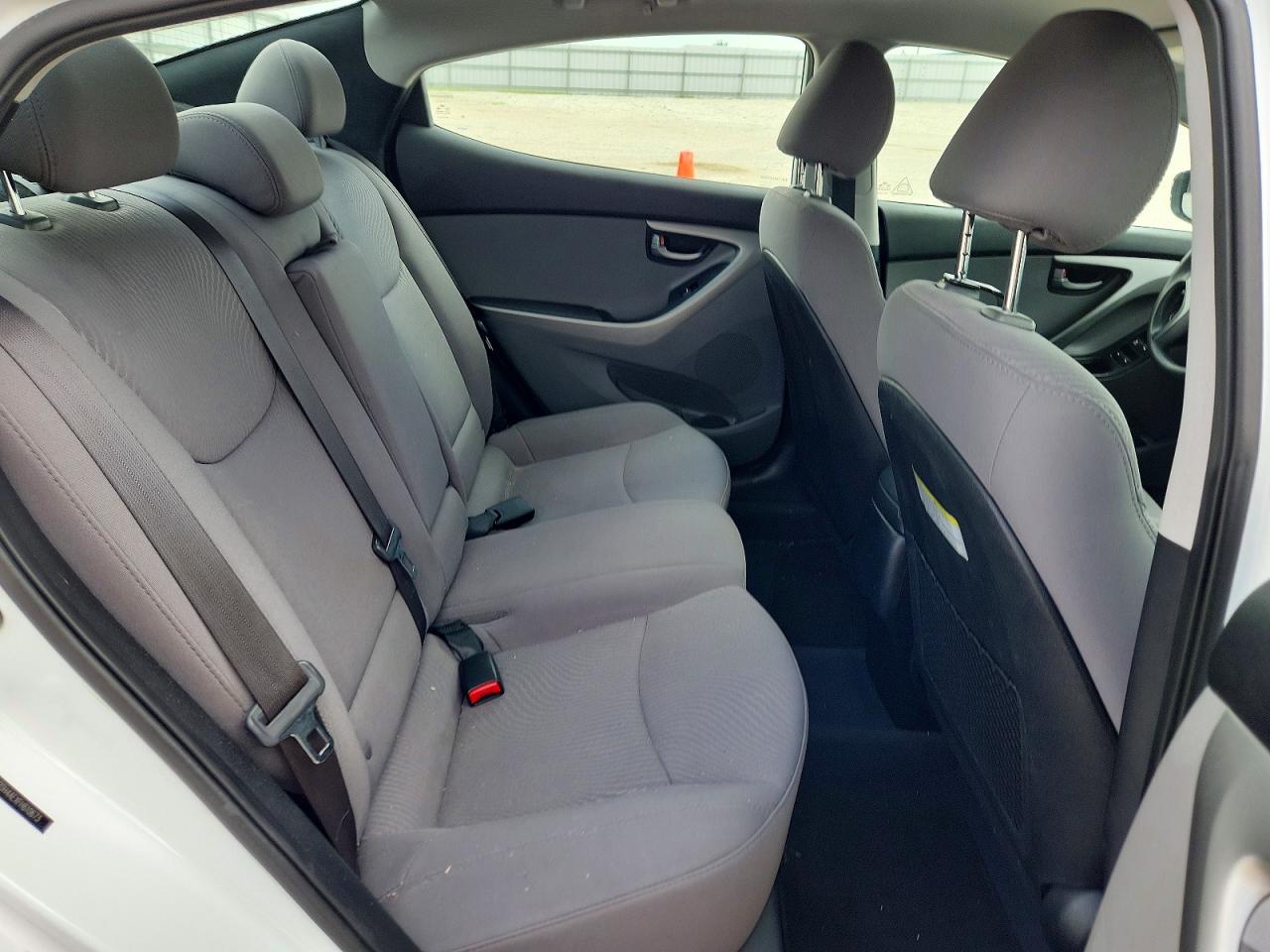 2015 Hyundai Elantra Se White vin: 5NPDH4AEXFH610673