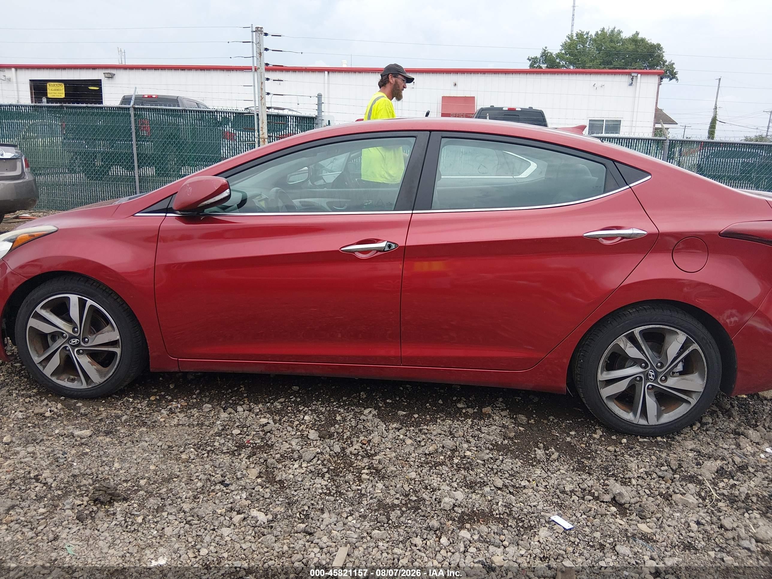 2015 Hyundai Elantra Limited Red vin: 5NPDH4AEXFH628011
