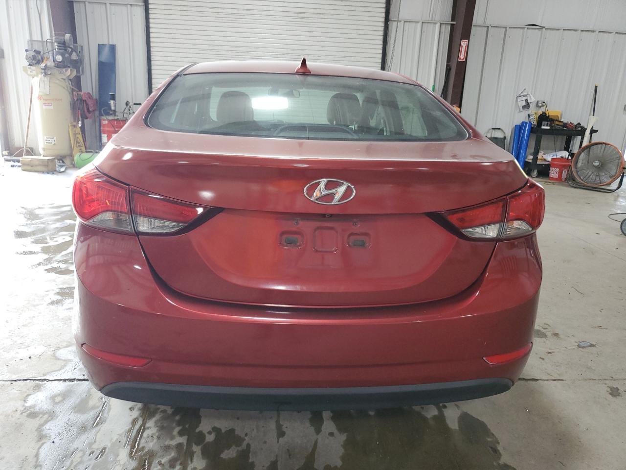 2015 Hyundai Elantra Se Red vin: 5NPDH4AEXFH637839