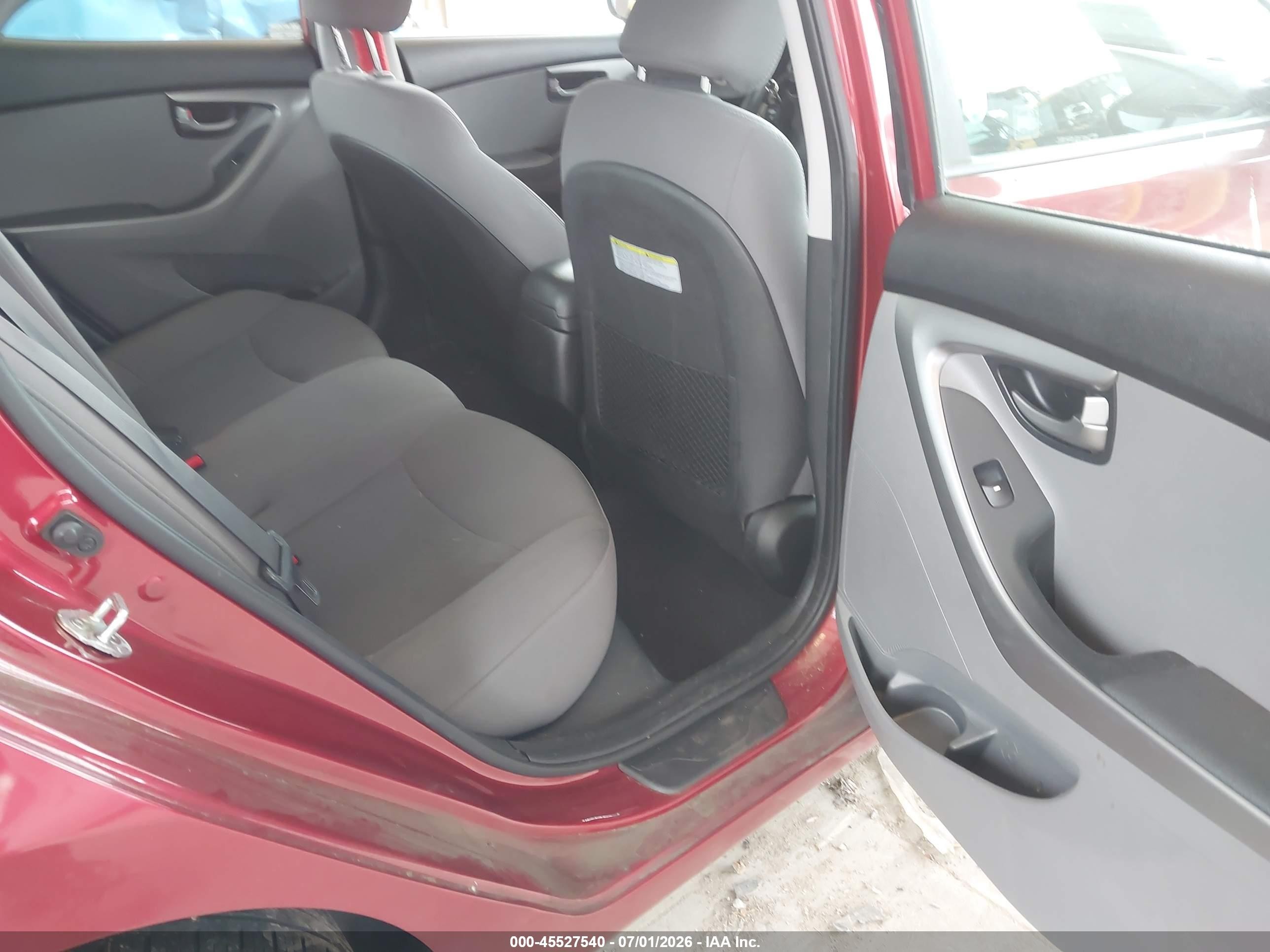2015 Hyundai Elantra Se Red vin: 5NPDH4AEXFH645715