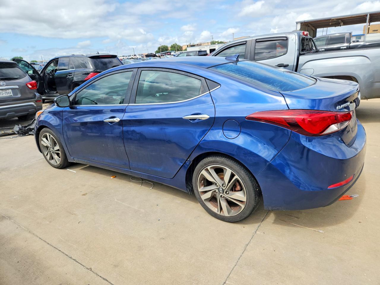 2016 Hyun Elantra Blue vin: 5NPDH4AEXGH657073