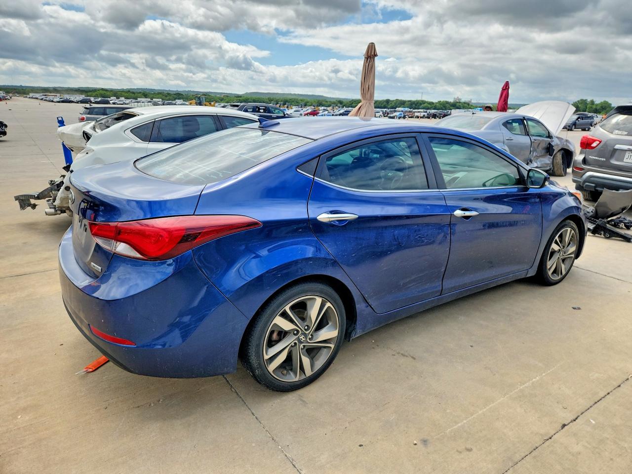 2016 Hyun Elantra Blue vin: 5NPDH4AEXGH657073