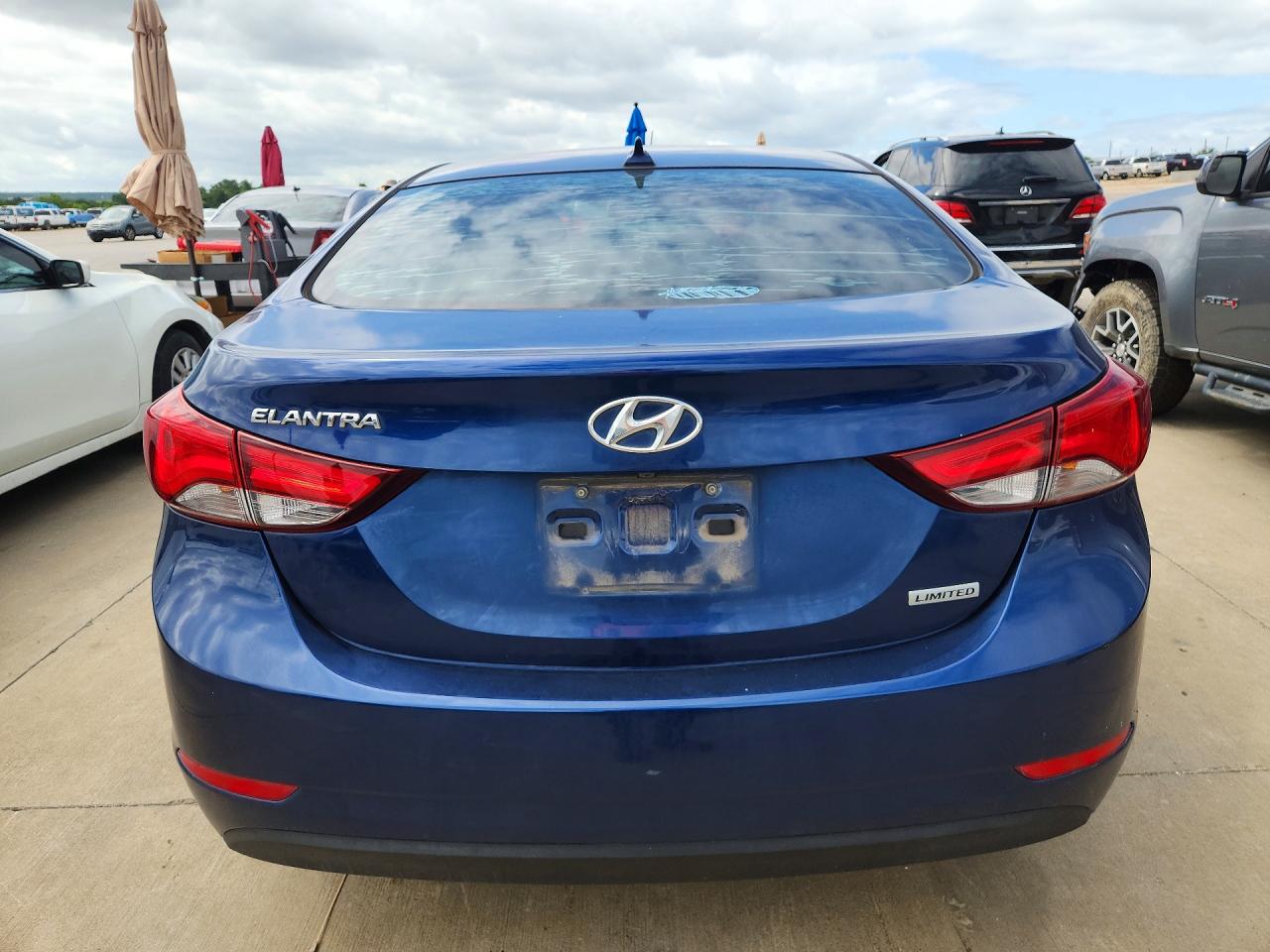2016 Hyun Elantra Blue vin: 5NPDH4AEXGH657073