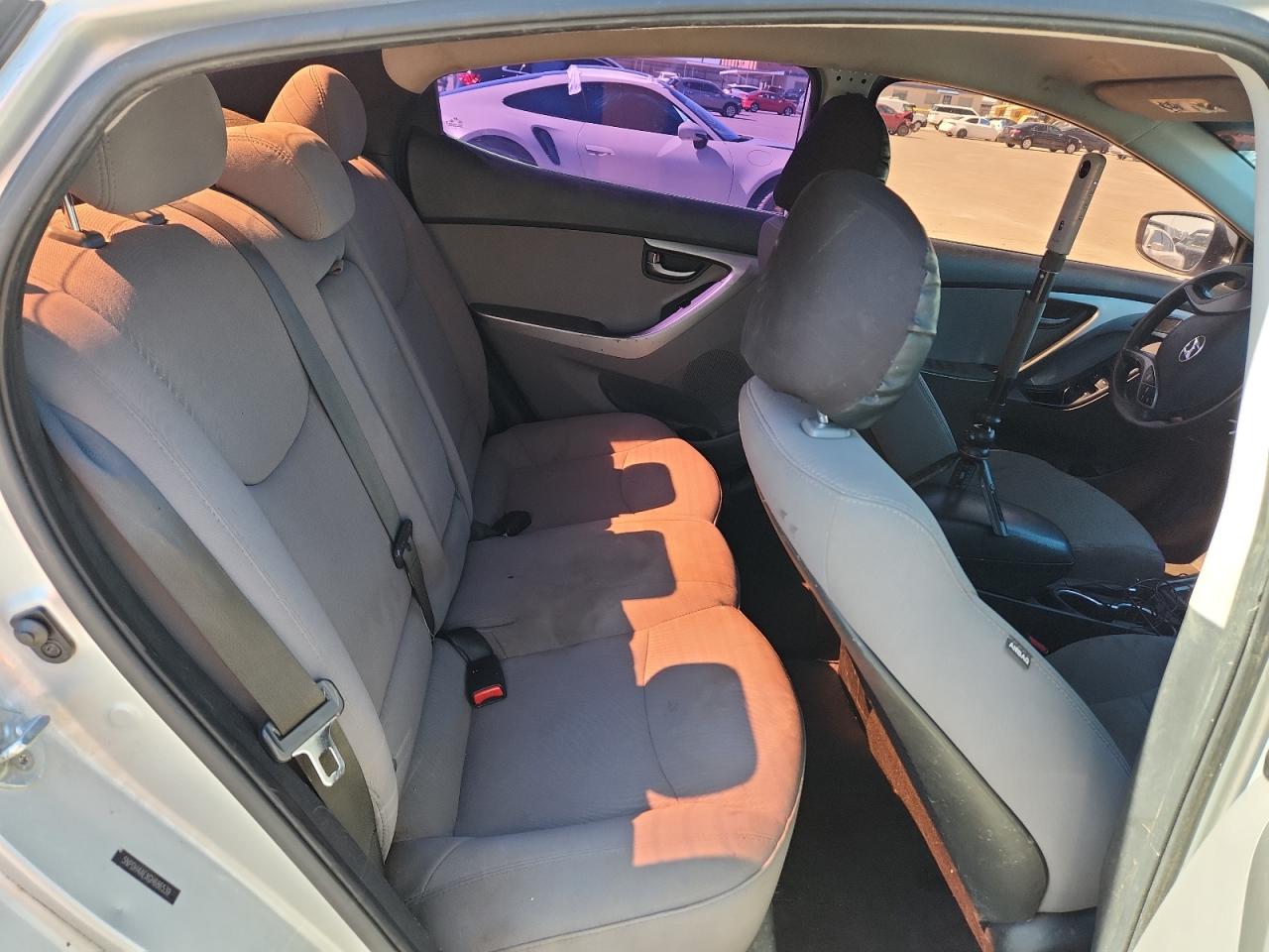 2016 Hyundai Elantra Silver vin: 5NPDH4AEXGH686539