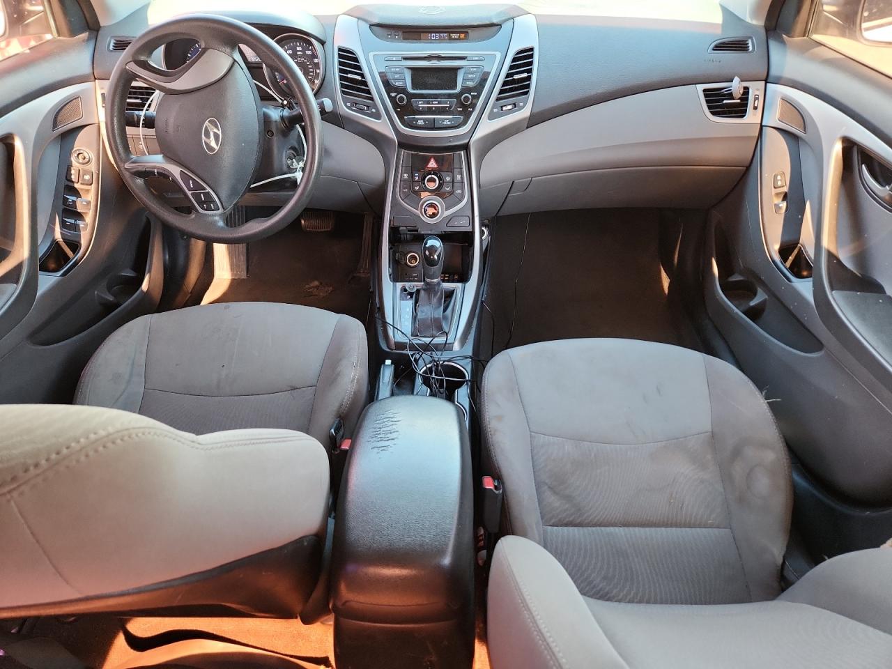 2016 Hyundai Elantra Silver vin: 5NPDH4AEXGH686539